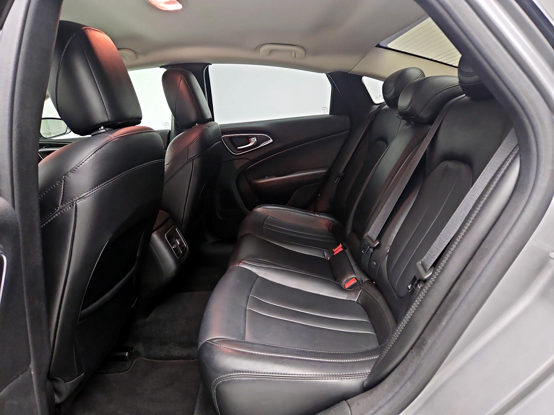 Thumbnail: 2015 Chrysler 200 - 18