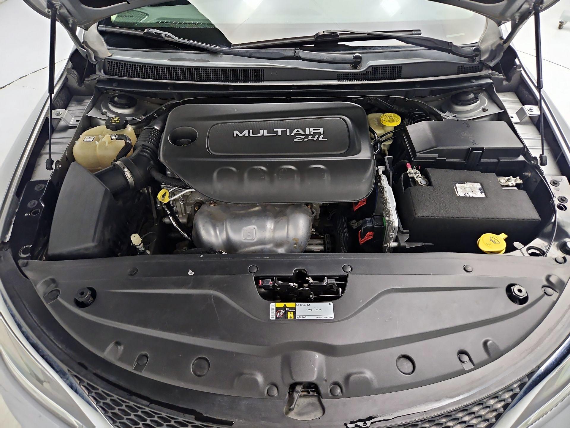 Thumbnail: 2015 Chrysler 200 - 20