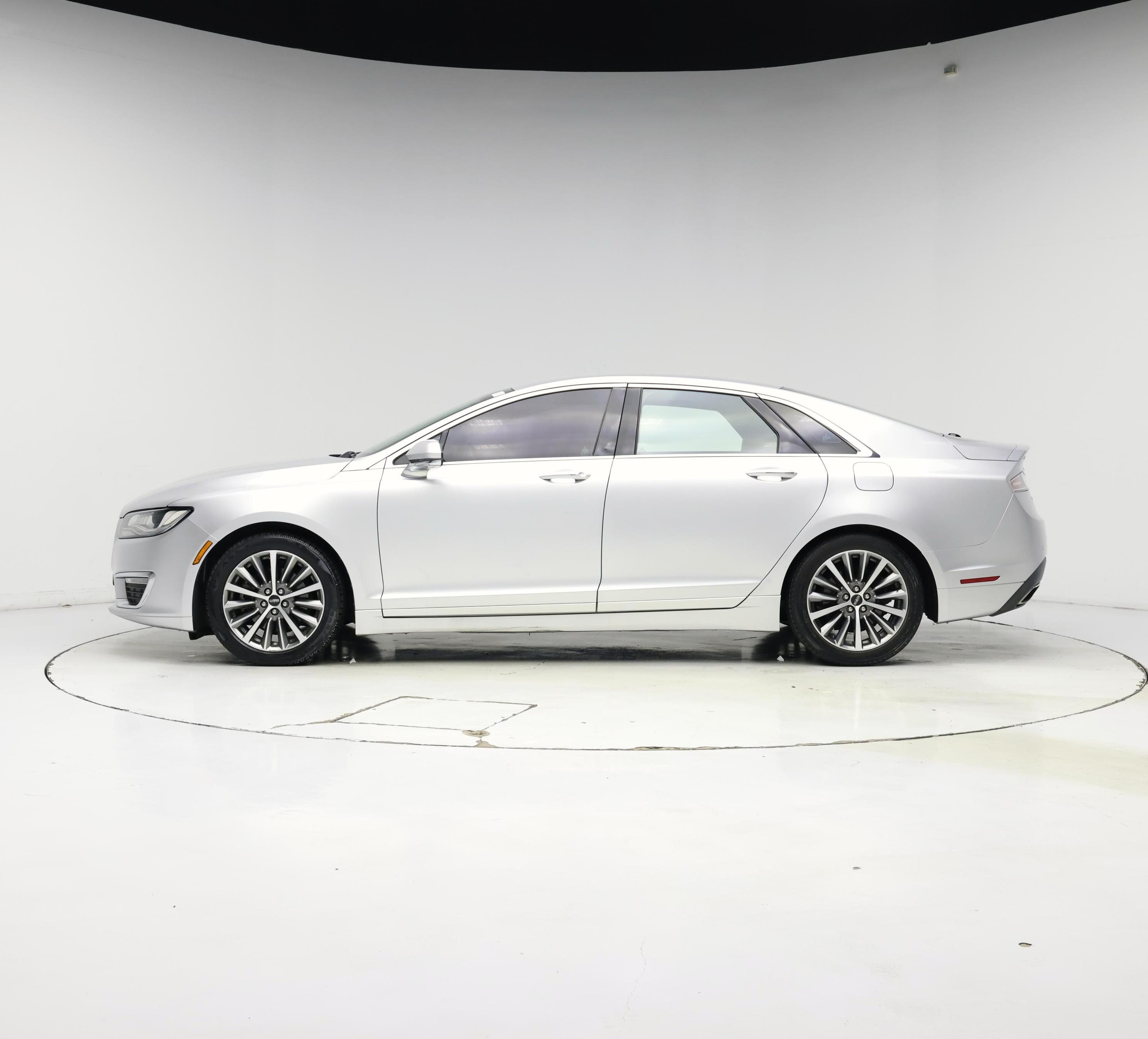 Thumbnail: 2018 Lincoln MKZ - 3