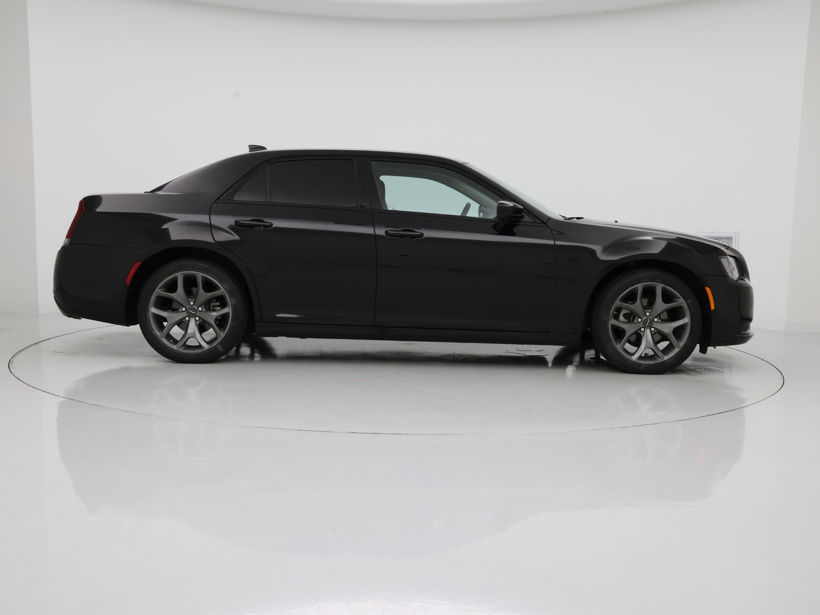 Thumbnail: 2023 Chrysler 300 - 7