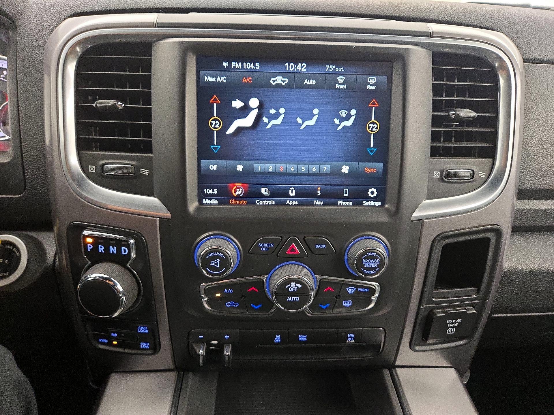 Thumbnail: 2023 RAM 1500 Classic - 17