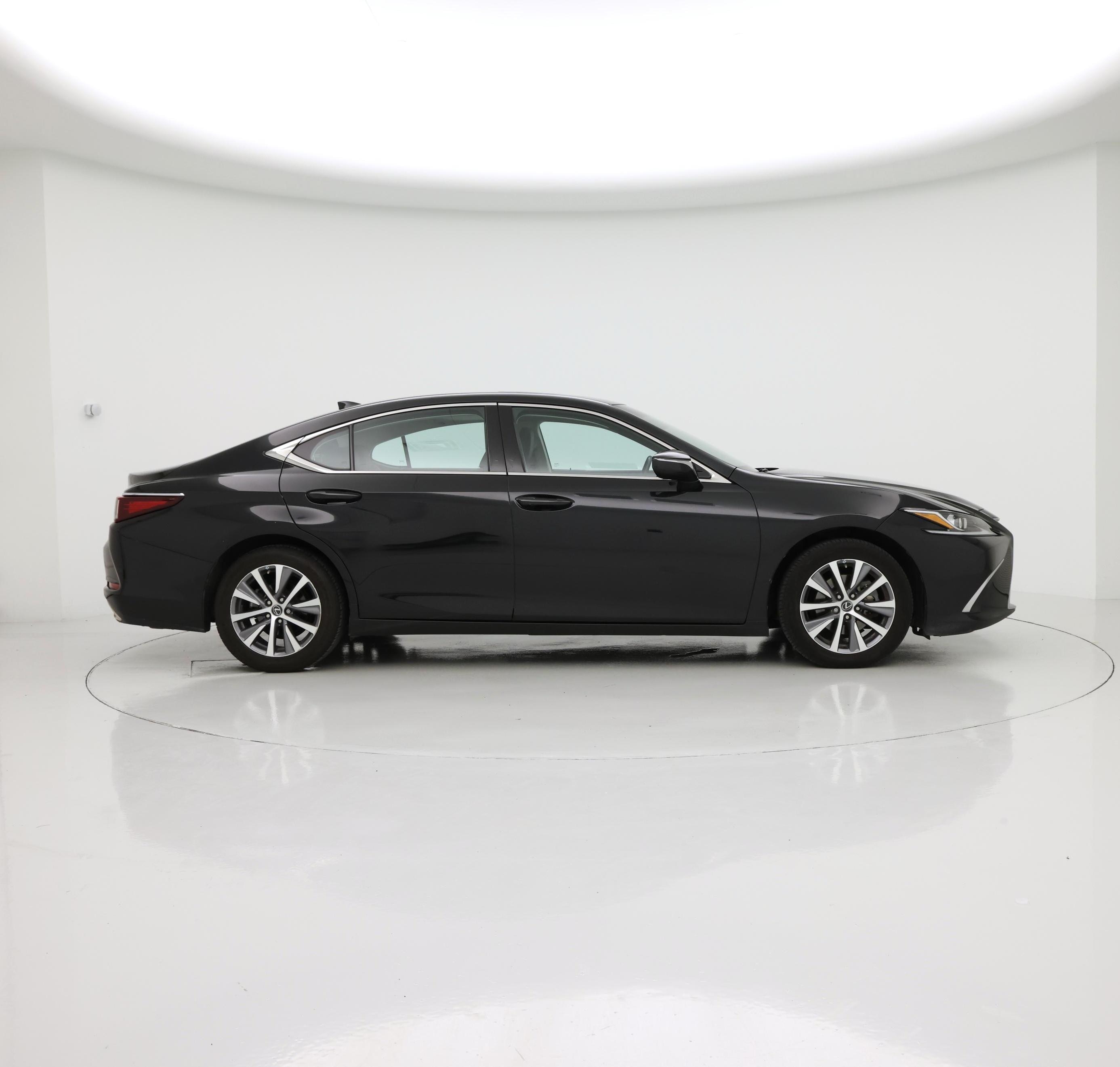 Thumbnail: 2021 Lexus ES - 7