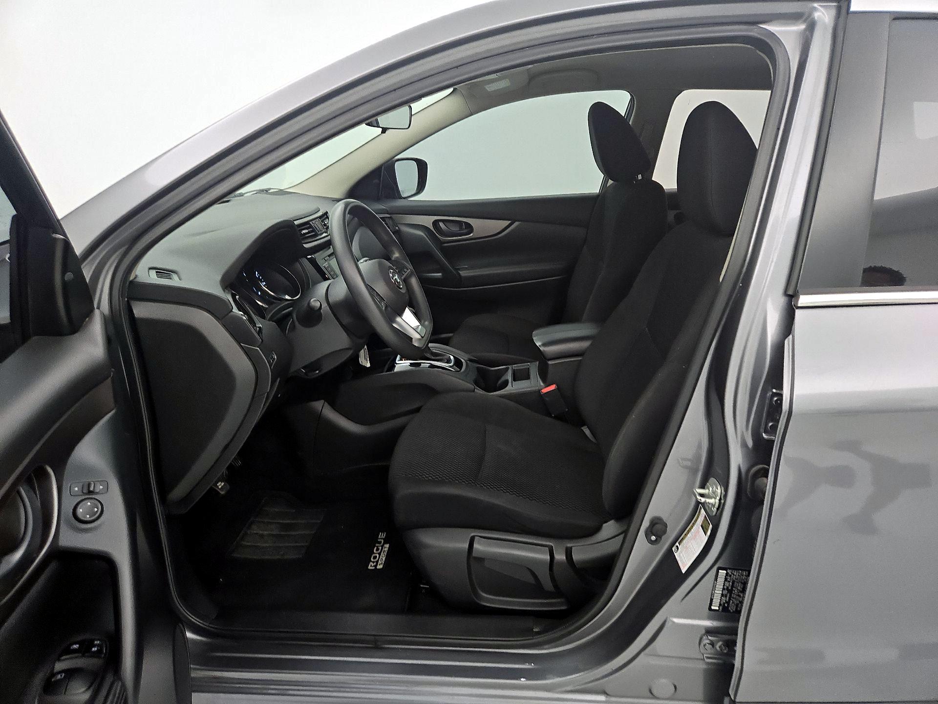 Thumbnail: 2020 Nissan Rogue Sport - 11