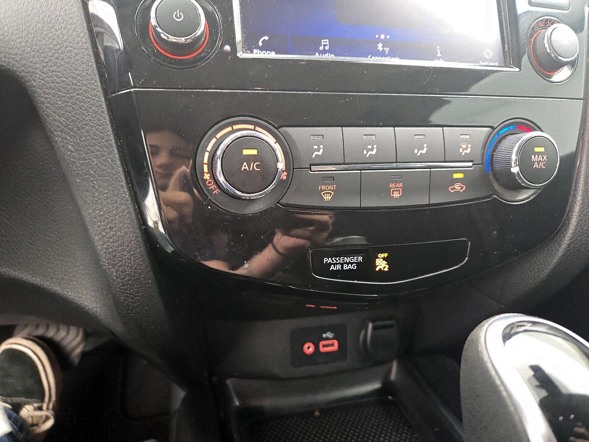 Thumbnail: 2020 Nissan Rogue Sport - 14