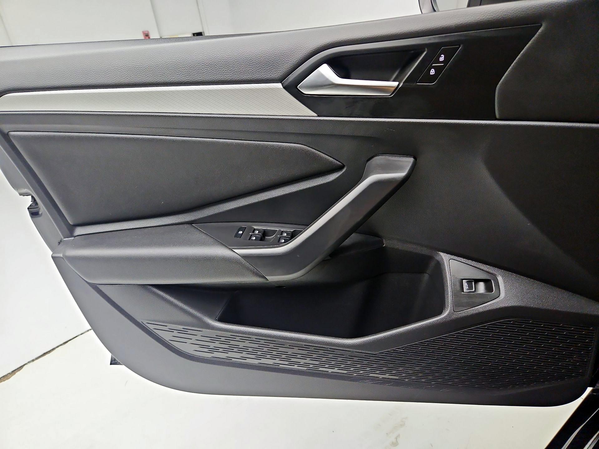 Thumbnail: 2020 Volkswagen Jetta - 12