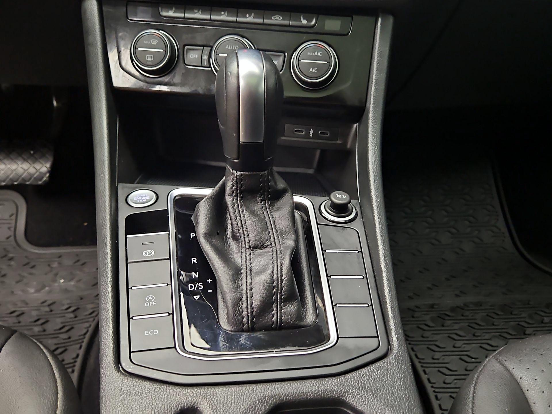 Thumbnail: 2020 Volkswagen Jetta - 17