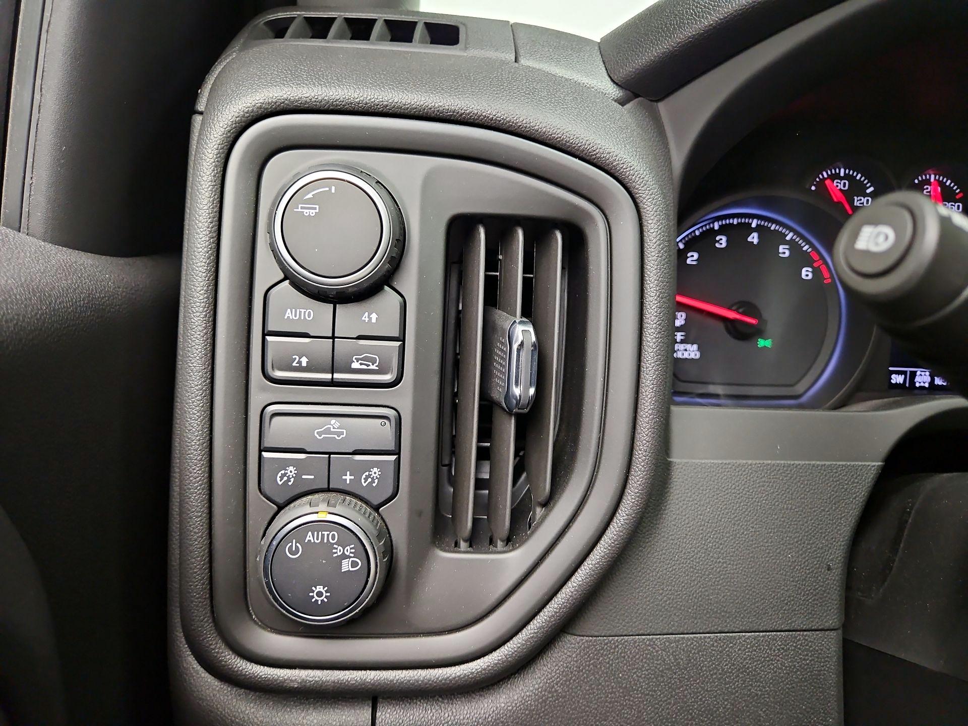 Thumbnail: 2022 Chevrolet Silverado 1500 - 13