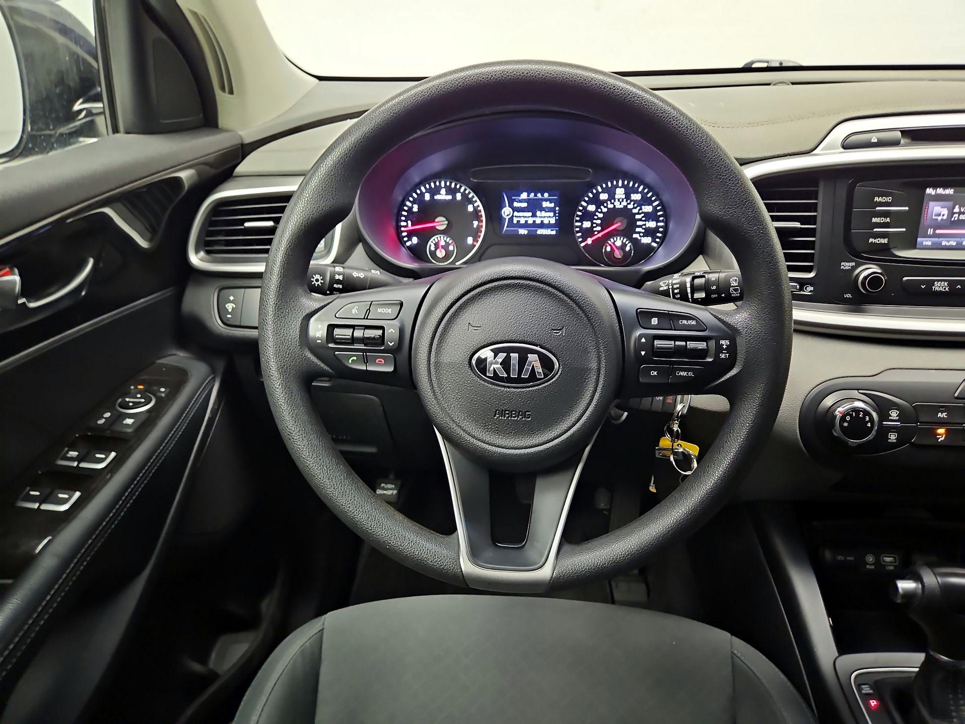 Thumbnail: 2016 Kia Sorento - 10