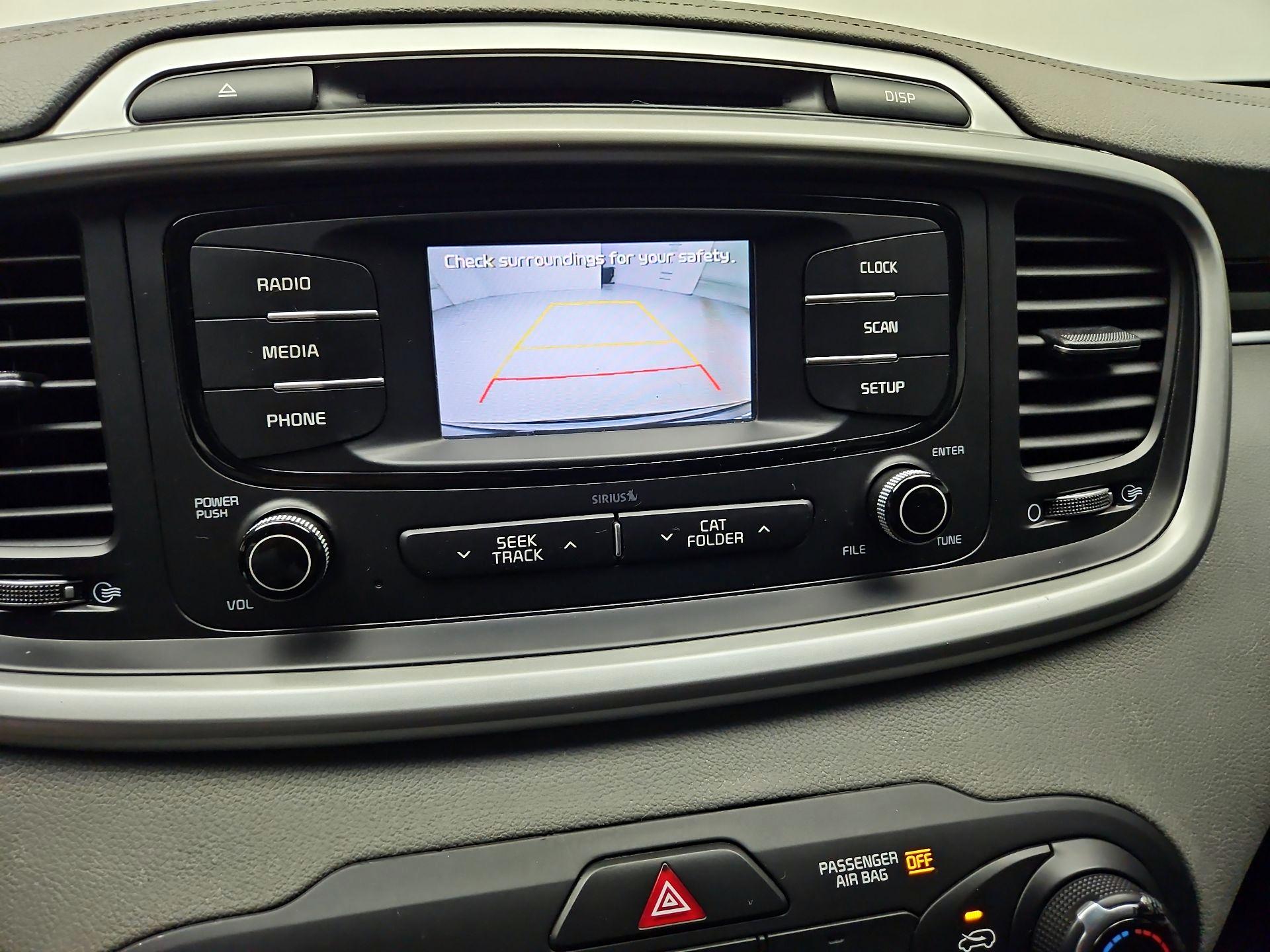 Thumbnail: 2016 Kia Sorento - 14