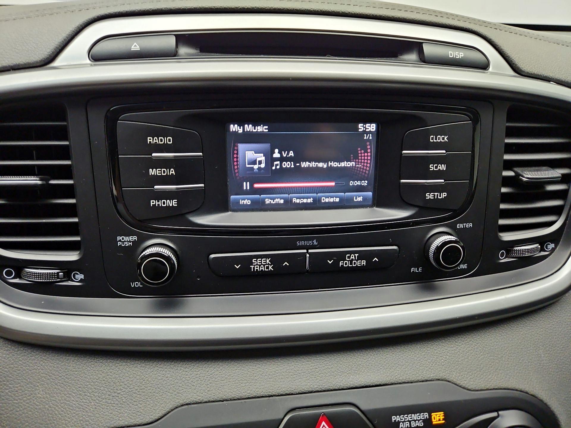 Thumbnail: 2016 Kia Sorento - 15