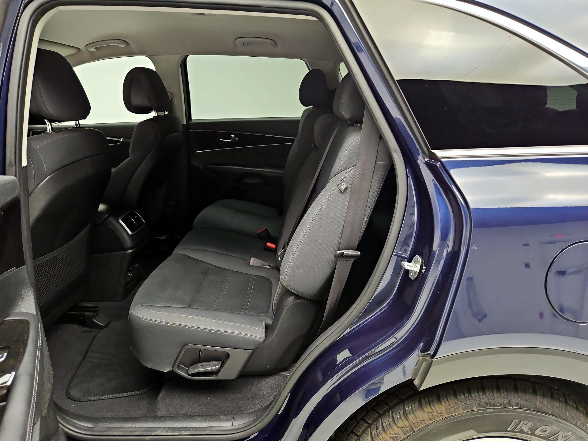 Thumbnail: 2016 Kia Sorento - 19