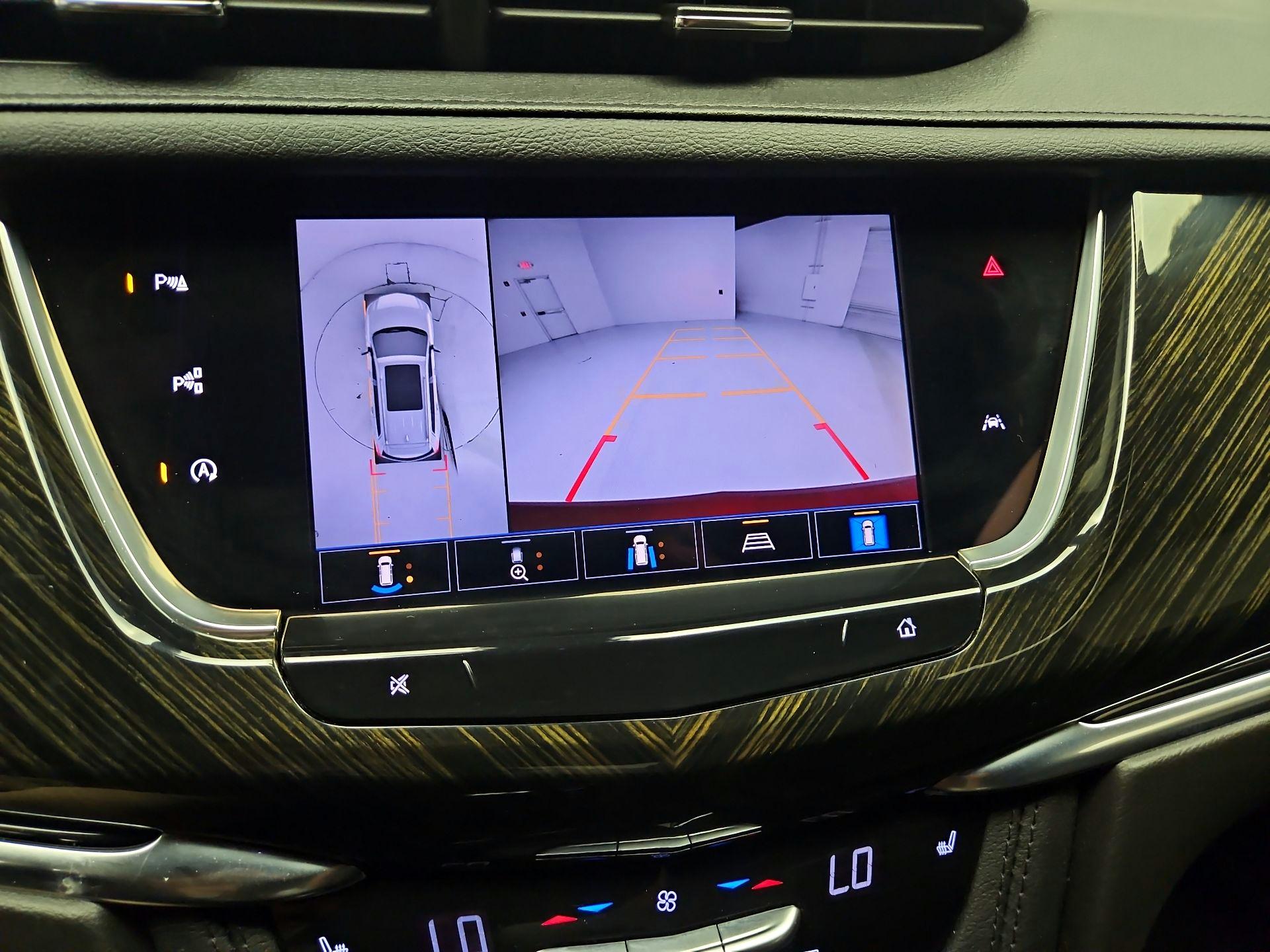 Thumbnail: 2022 Cadillac XT6 - 12