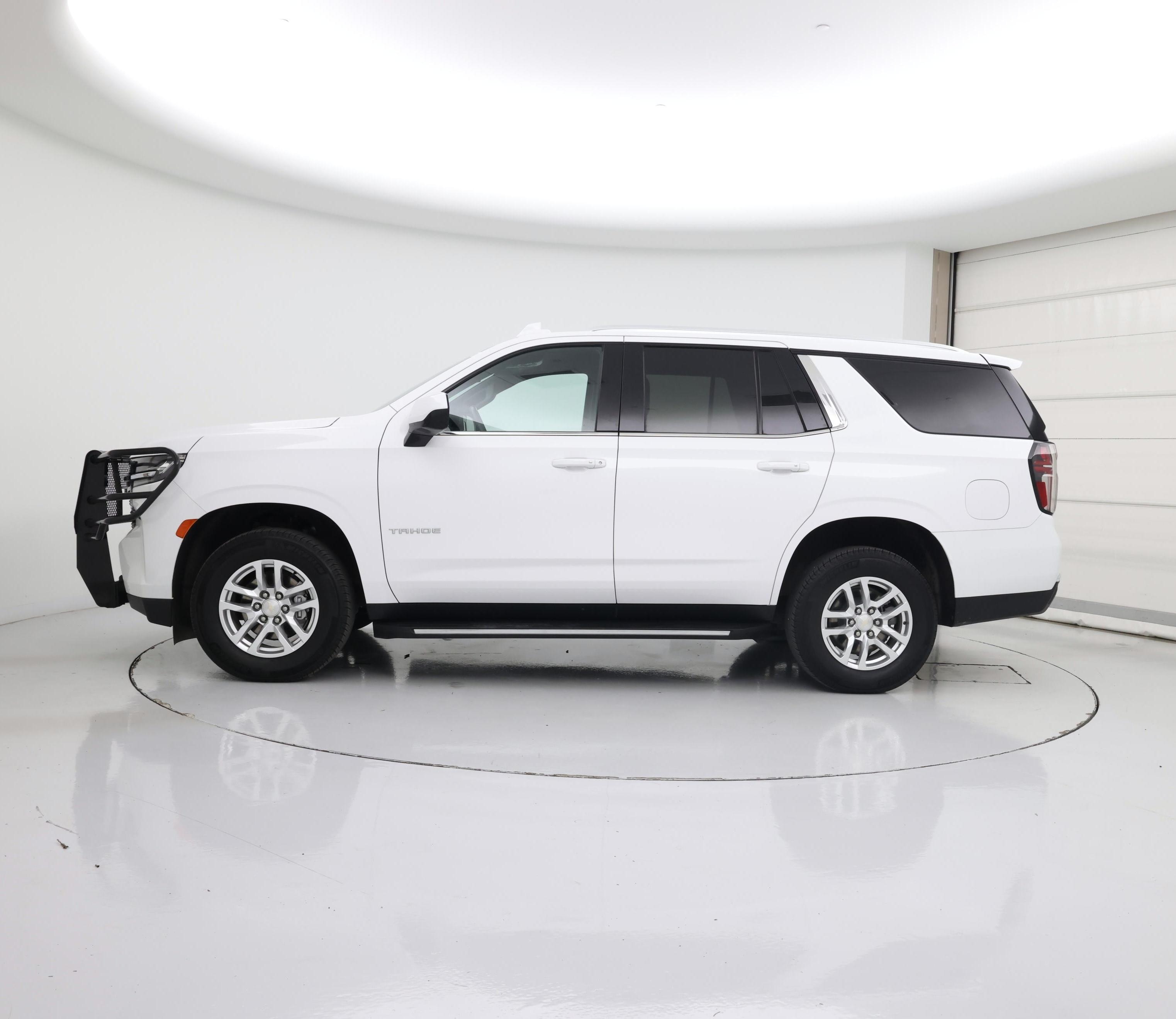 Thumbnail: 2023 Chevrolet Tahoe - 3