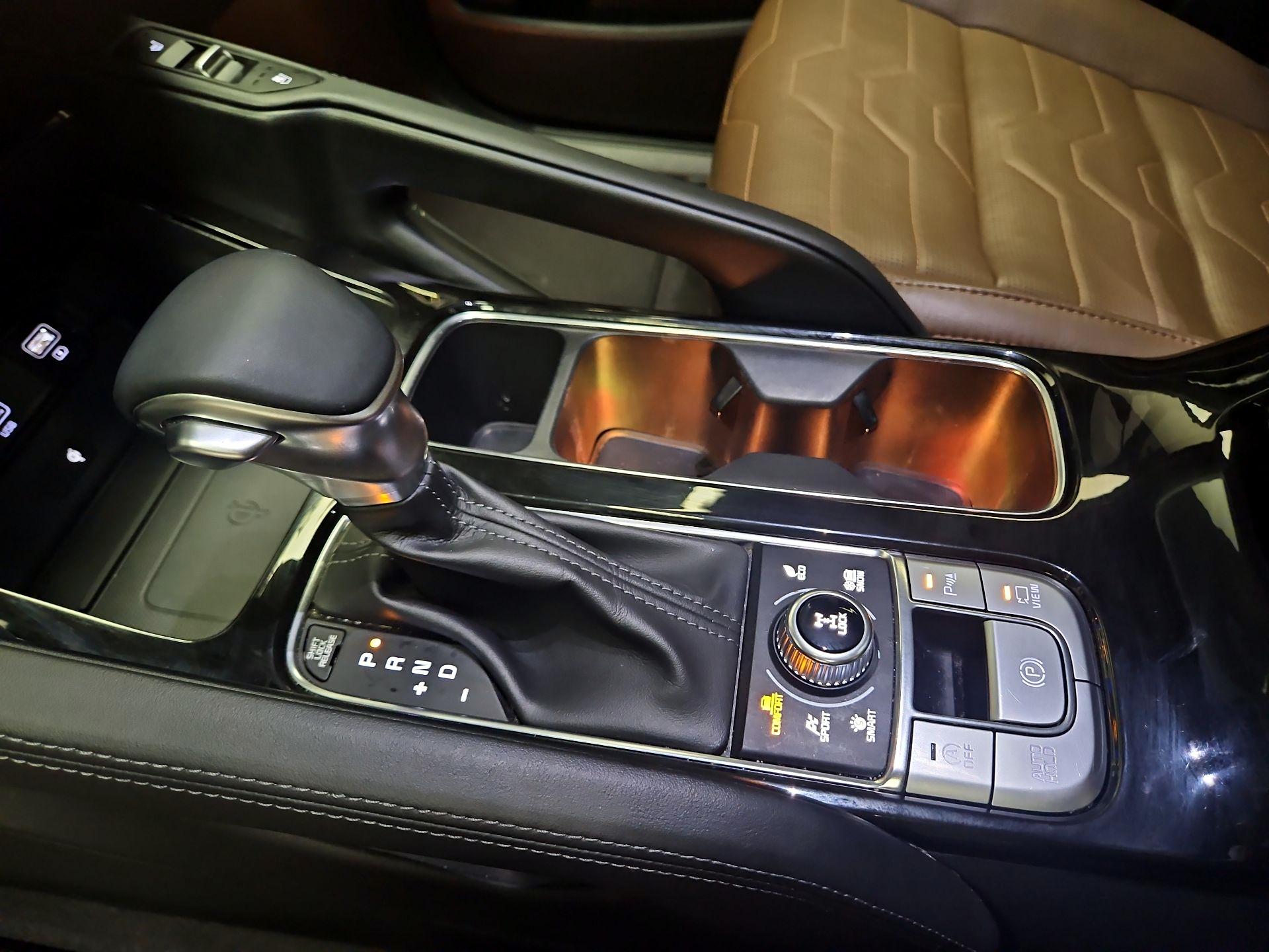 Thumbnail: 2020 Kia Telluride - 18