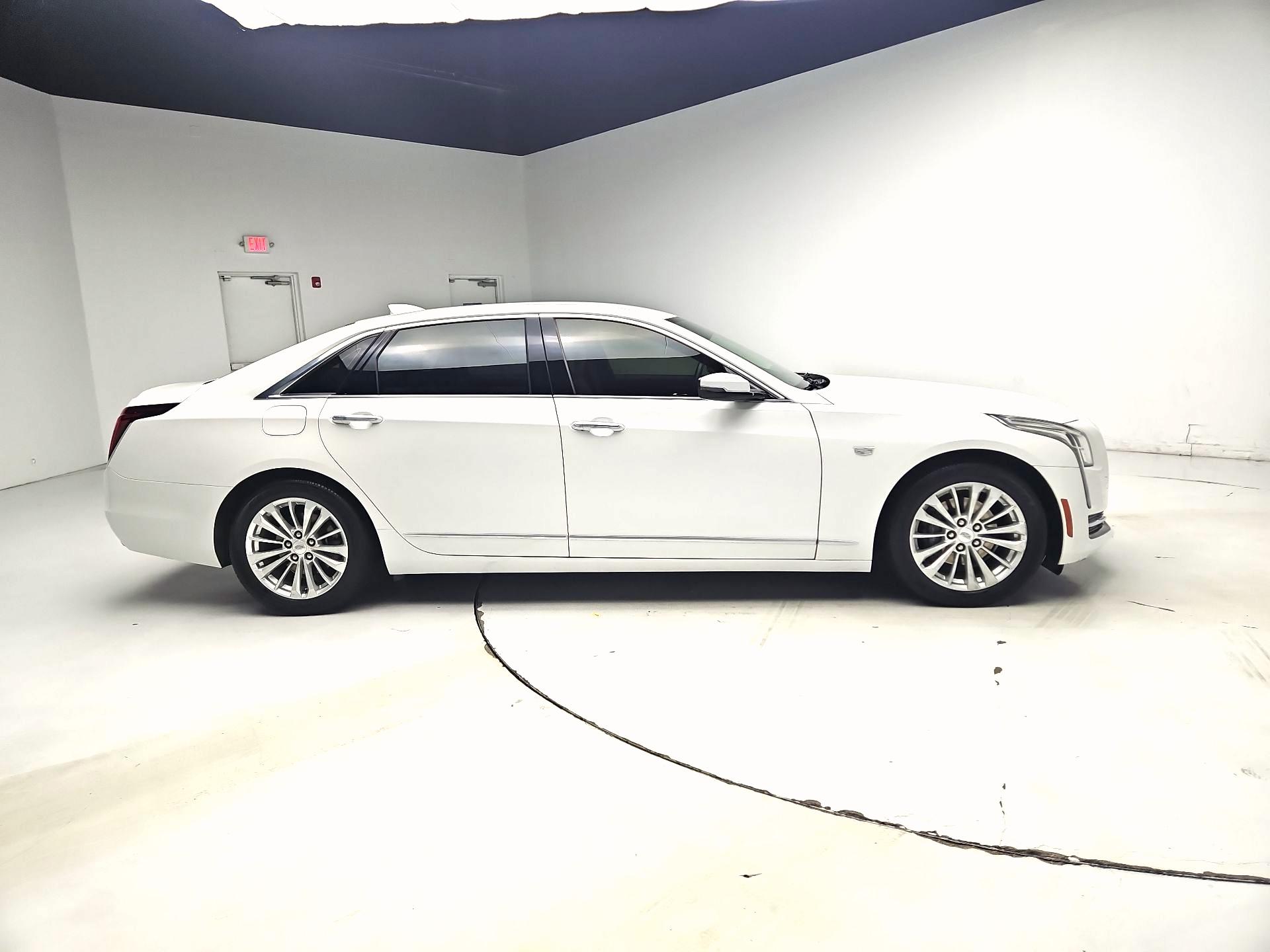 Thumbnail: 2017 Cadillac CT6 - 4