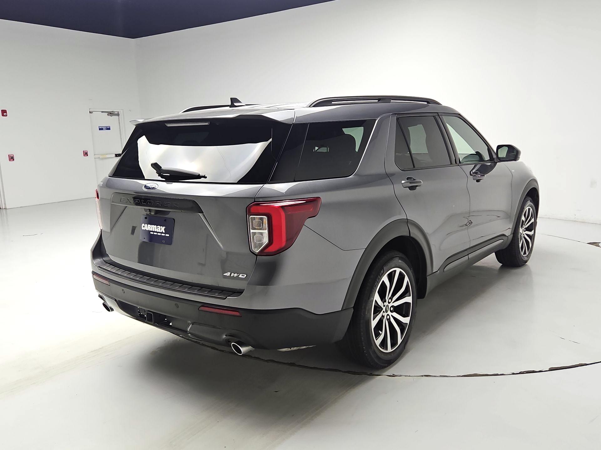 Thumbnail: 2022 Ford Explorer - 5