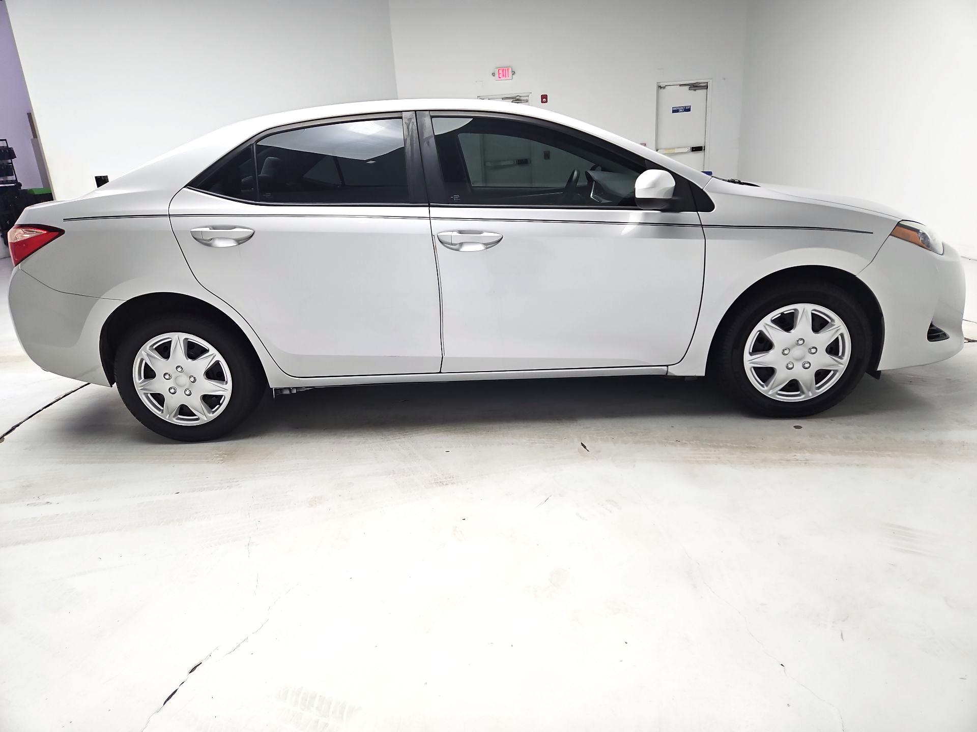 Thumbnail: 2017 Toyota Corolla - 4