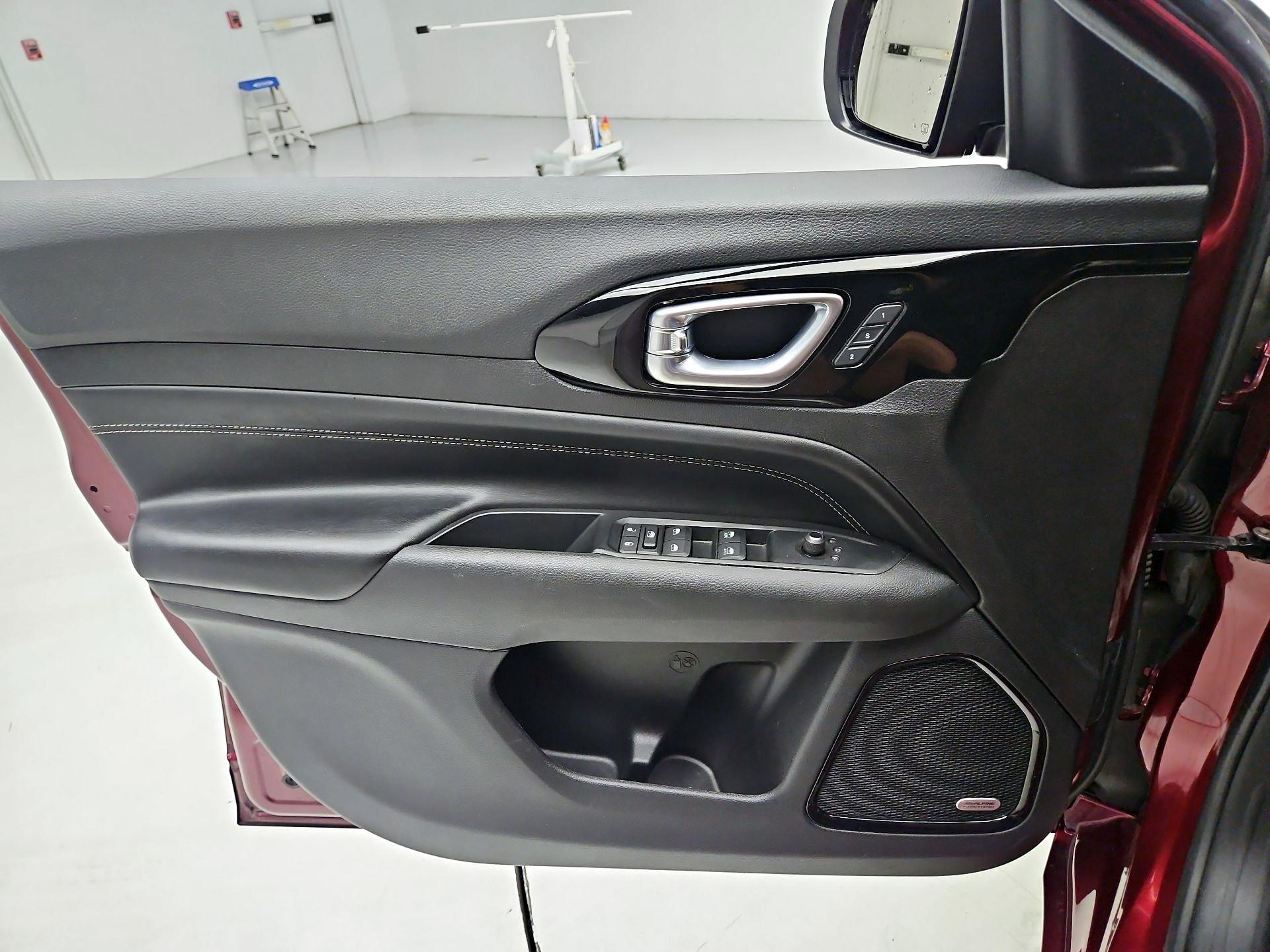 Thumbnail: 2022 Jeep Compass - 10