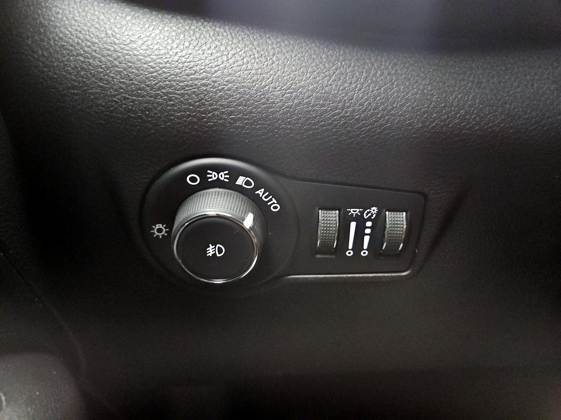 Thumbnail: 2022 Jeep Compass - 11