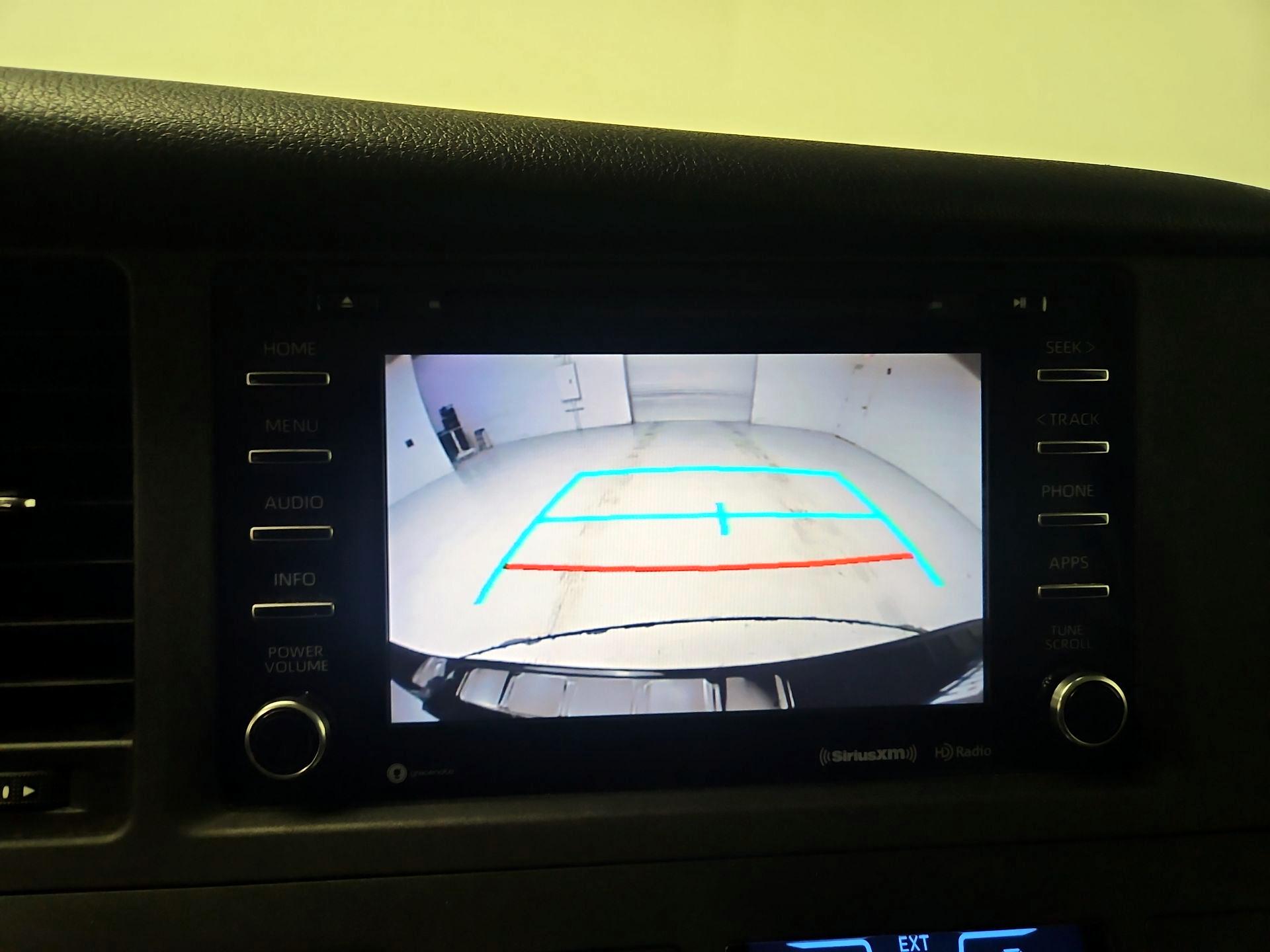 Thumbnail: 2018 Toyota Sienna - 14
