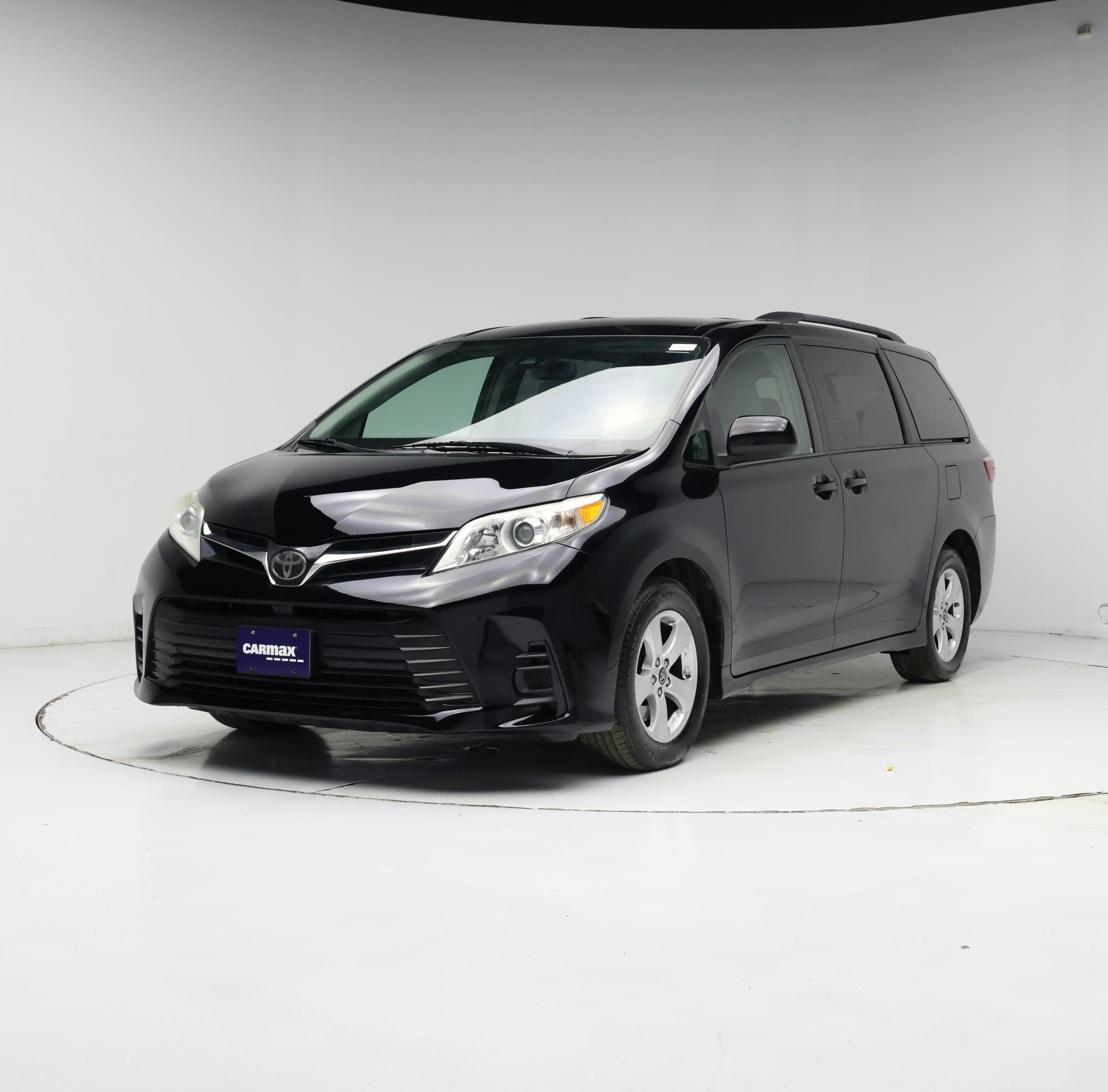 Thumbnail: 2018 Toyota Sienna - 4