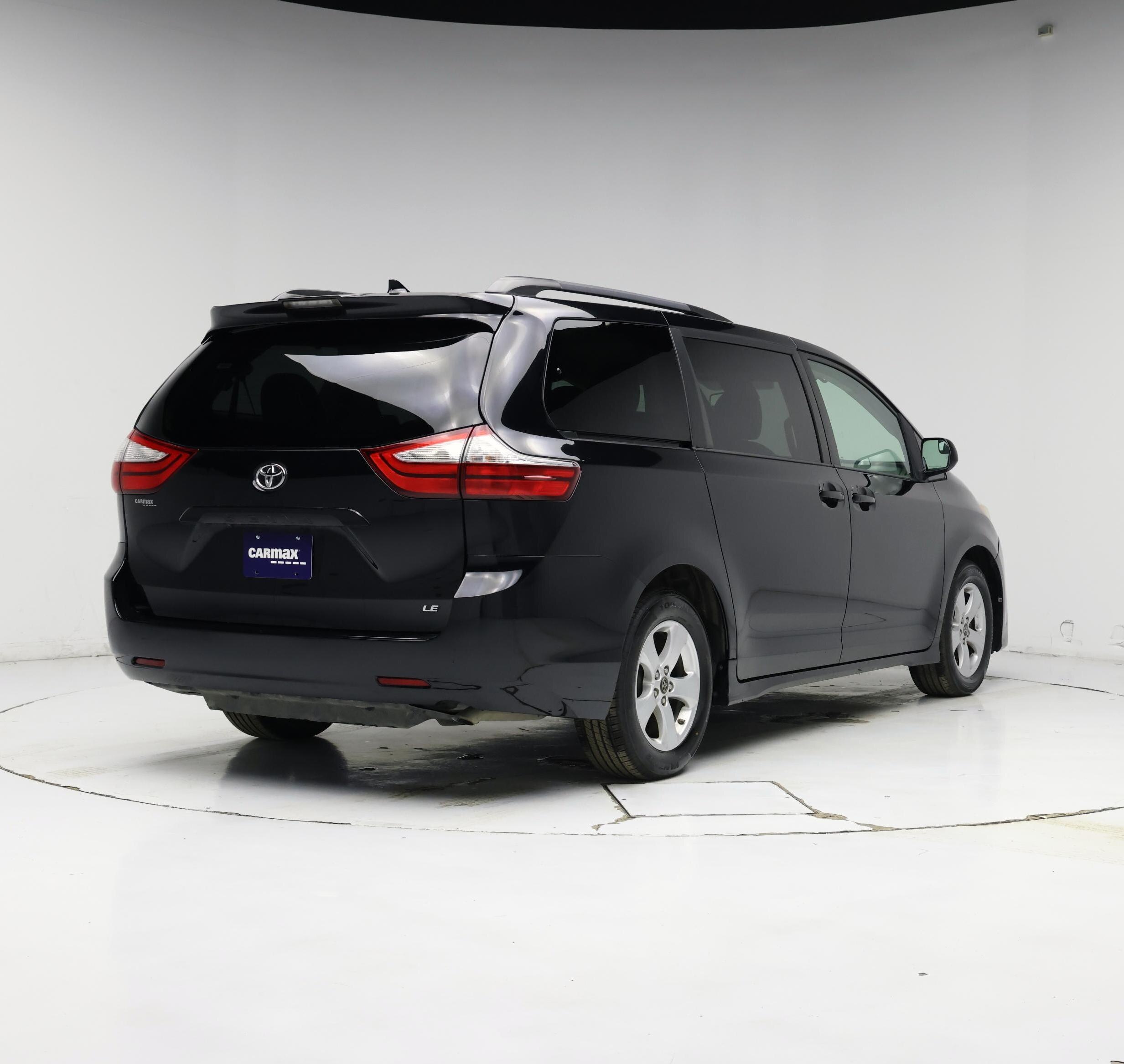 Thumbnail: 2018 Toyota Sienna - 8