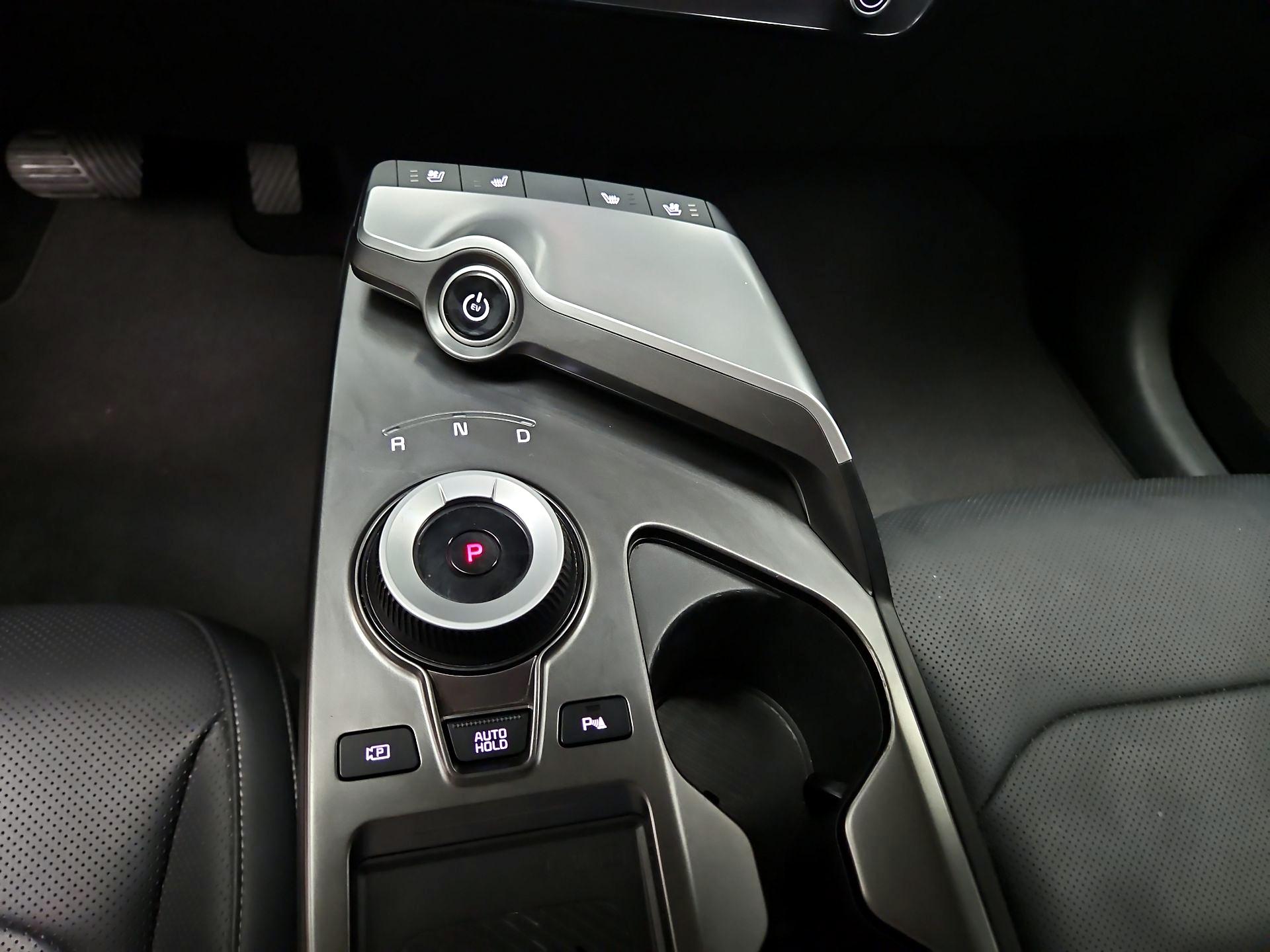 Thumbnail: 2022 Kia EV6 - 18