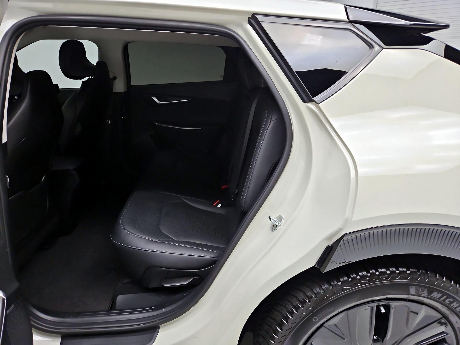 Thumbnail: 2022 Kia EV6 - 20
