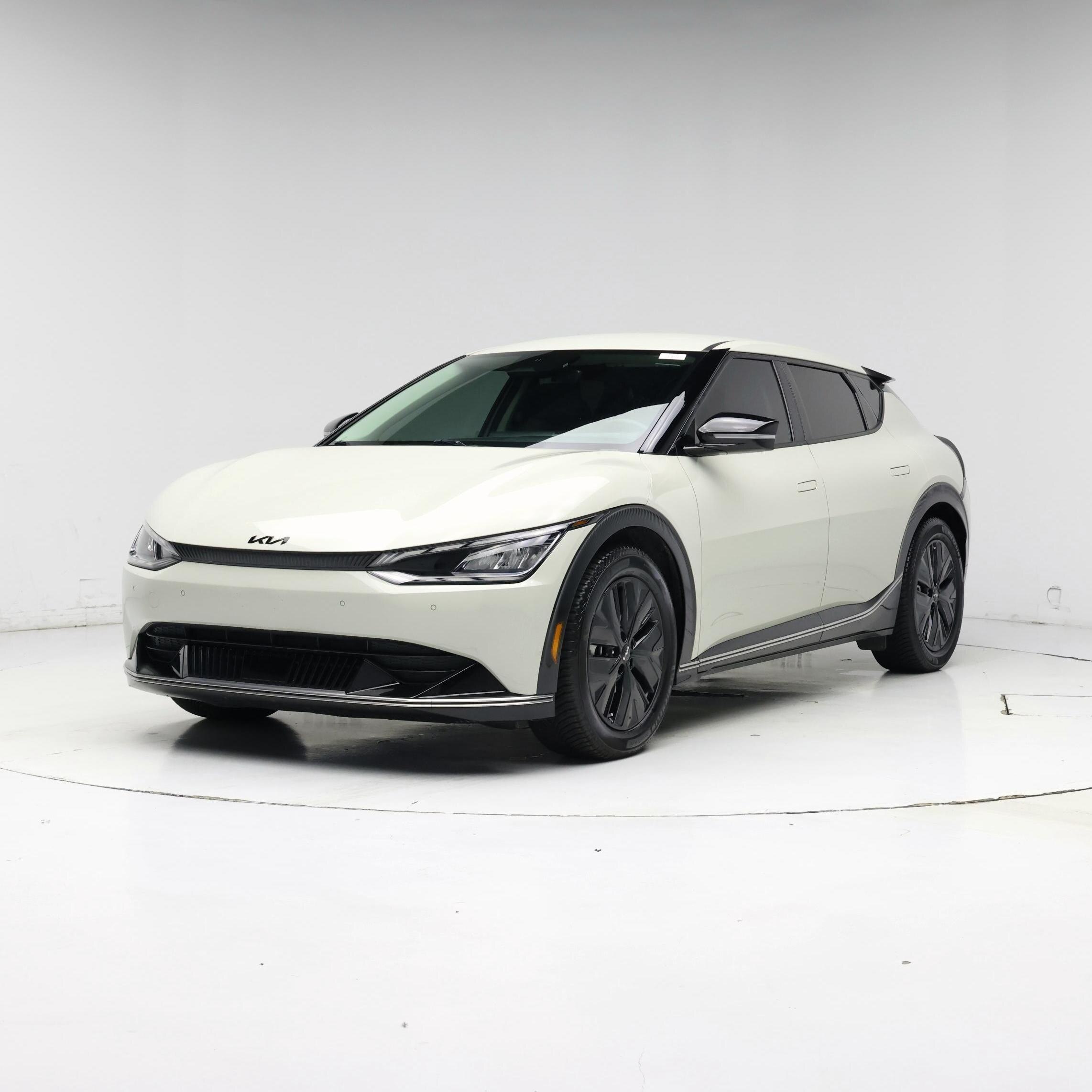 Thumbnail: 2022 Kia EV6 - 4