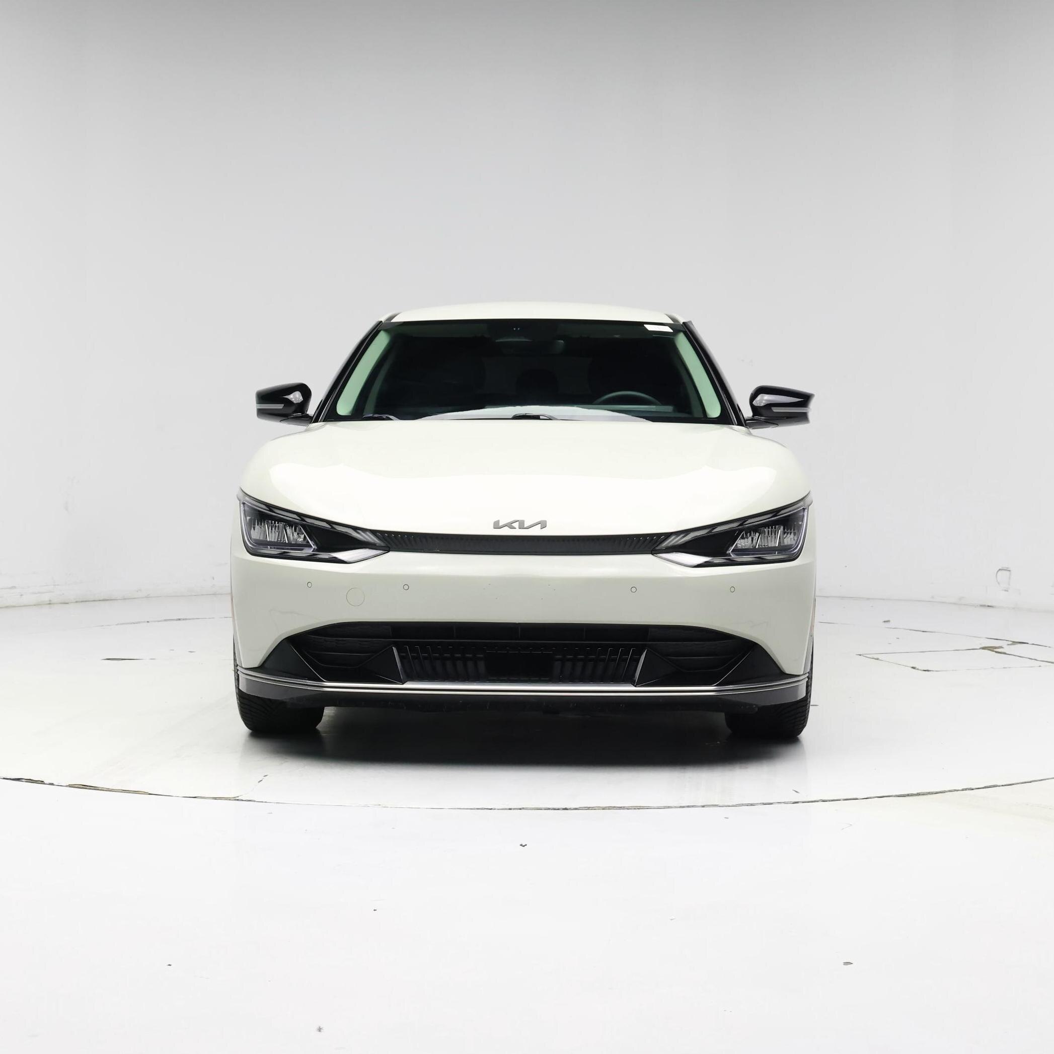 Thumbnail: 2022 Kia EV6 - 5