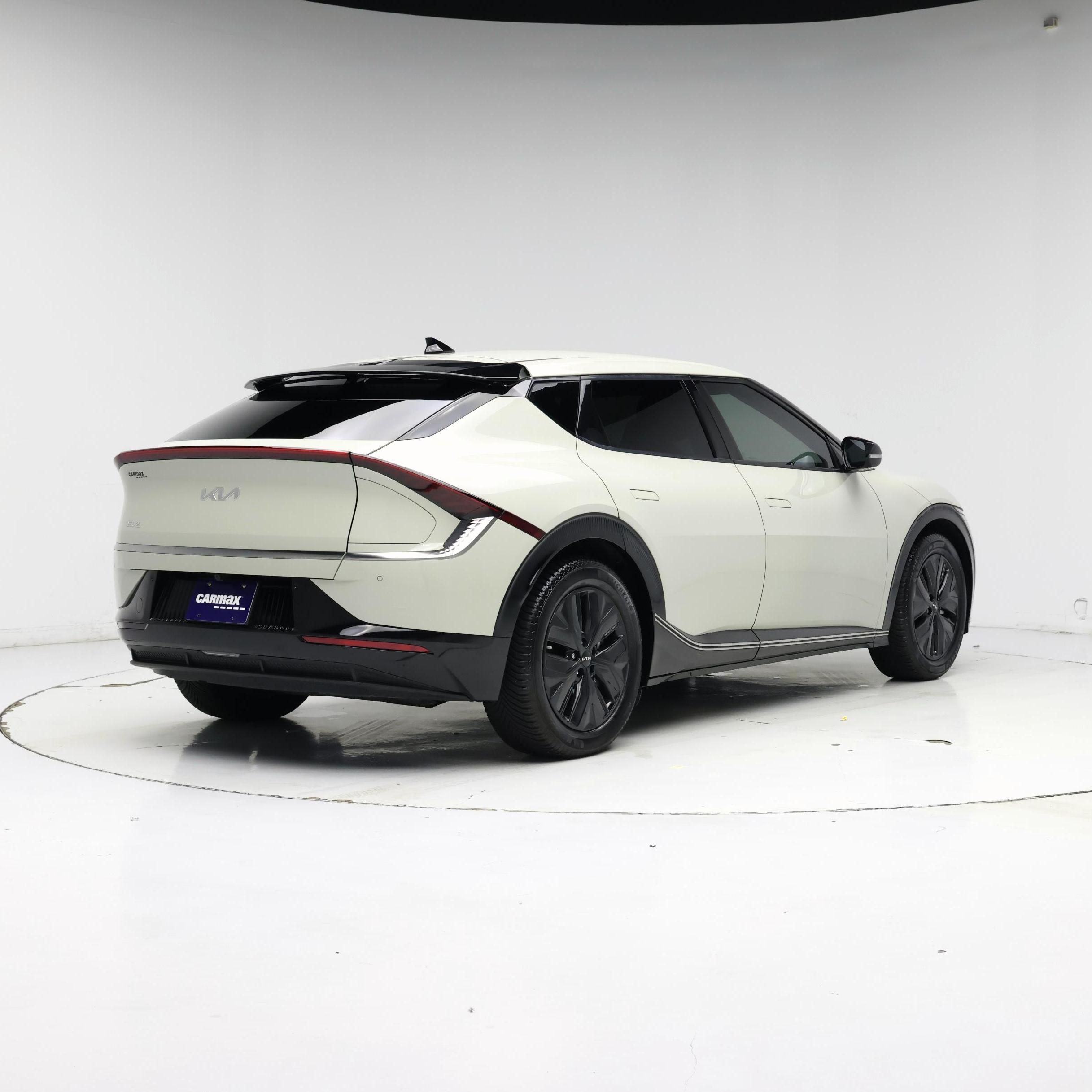 Thumbnail: 2022 Kia EV6 - 8
