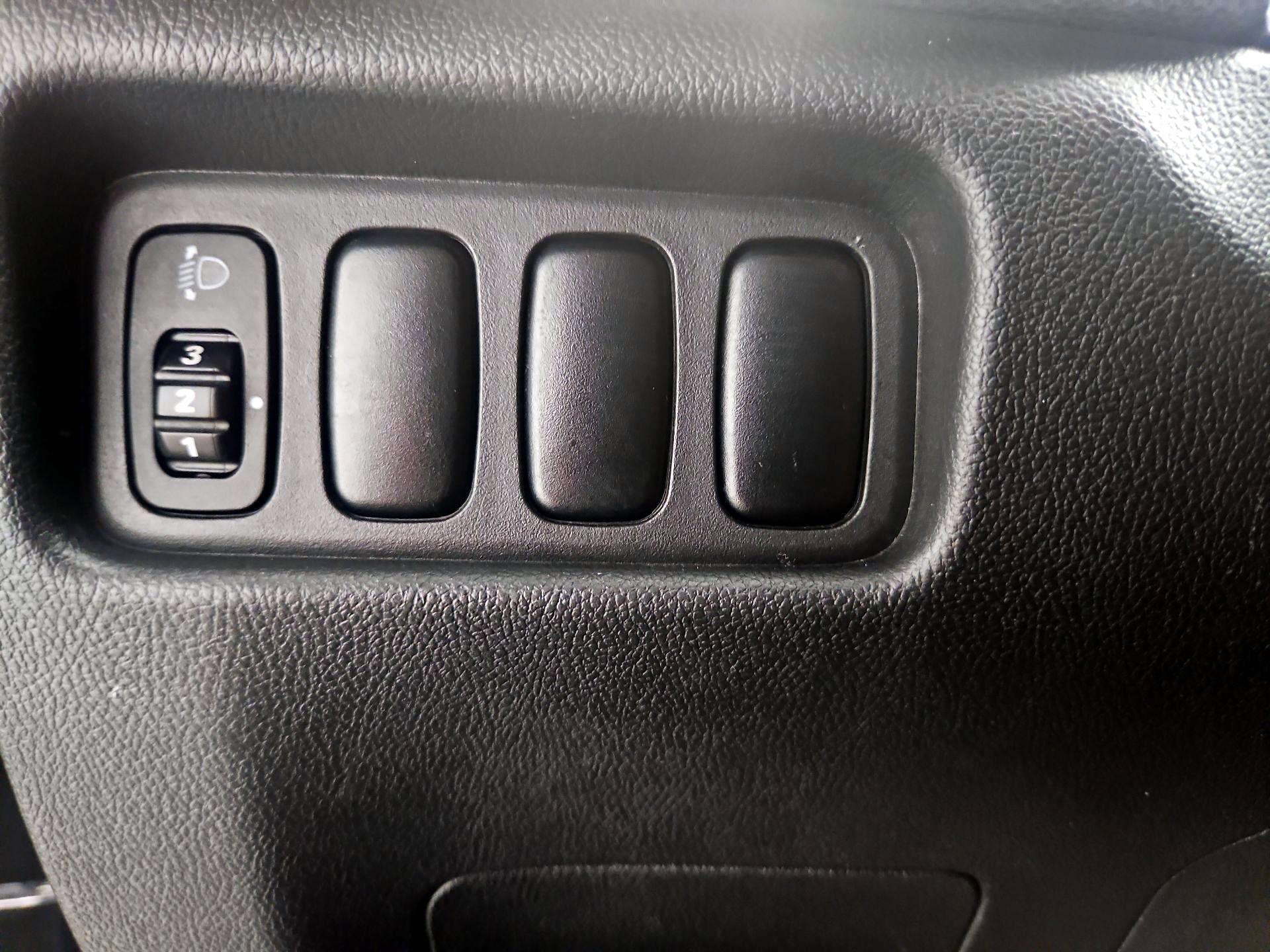 Thumbnail: 2018 Mitsubishi Outlander Sport - 11
