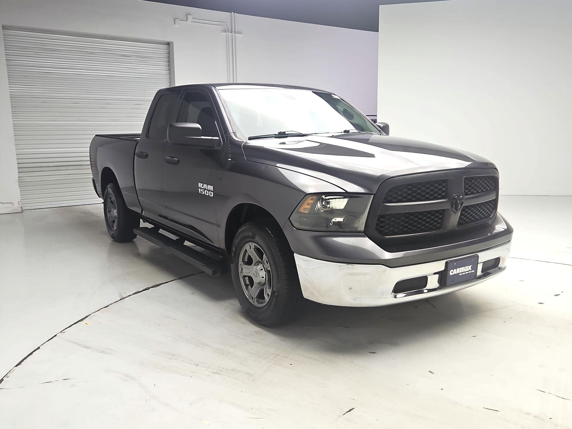Thumbnail: 2019 RAM 1500 Classic - 1