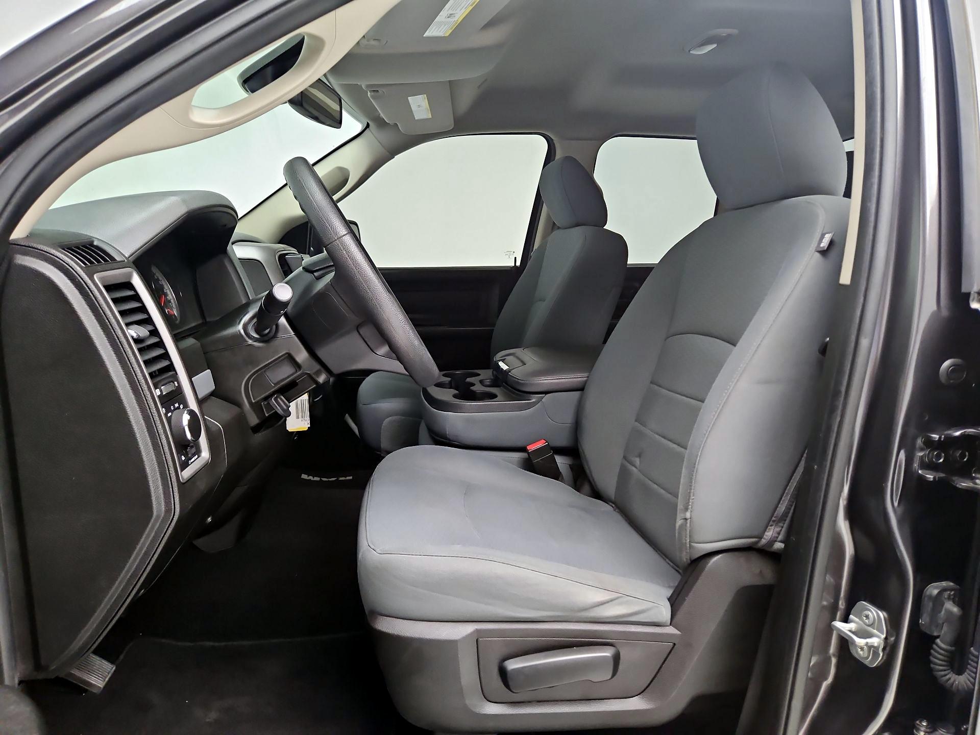 Thumbnail: 2019 RAM 1500 Classic - 9