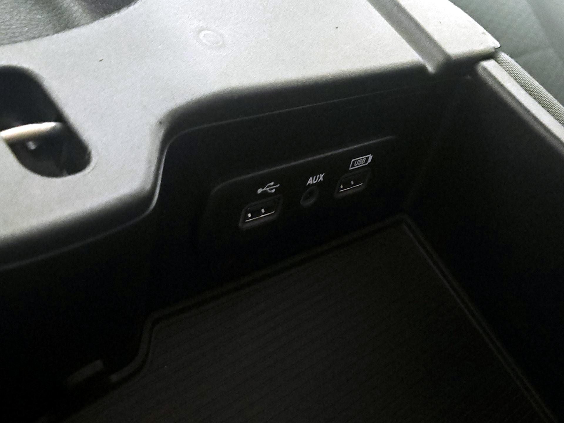 Thumbnail: 2019 RAM 1500 Classic - 16