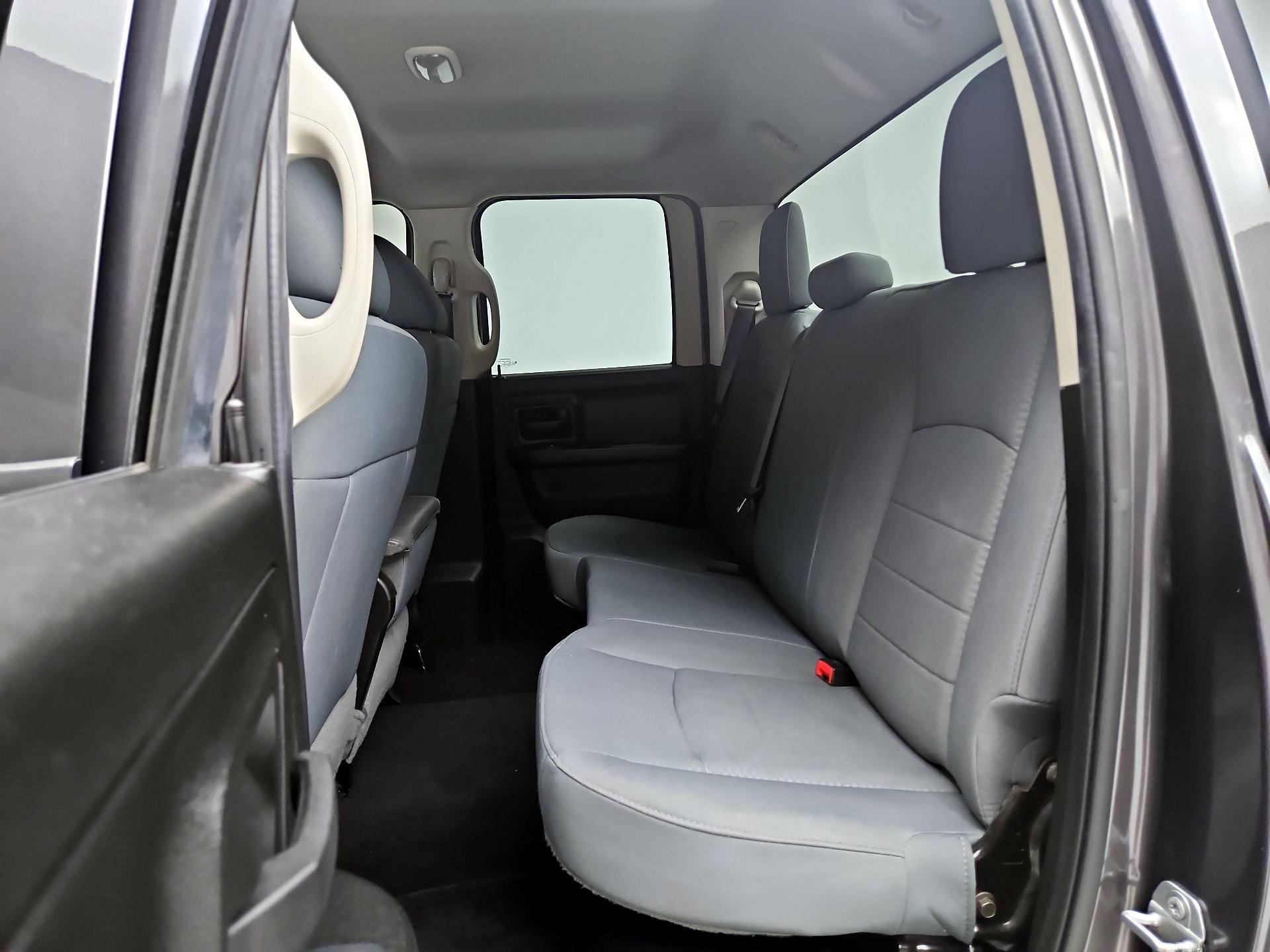 Thumbnail: 2019 RAM 1500 Classic - 17