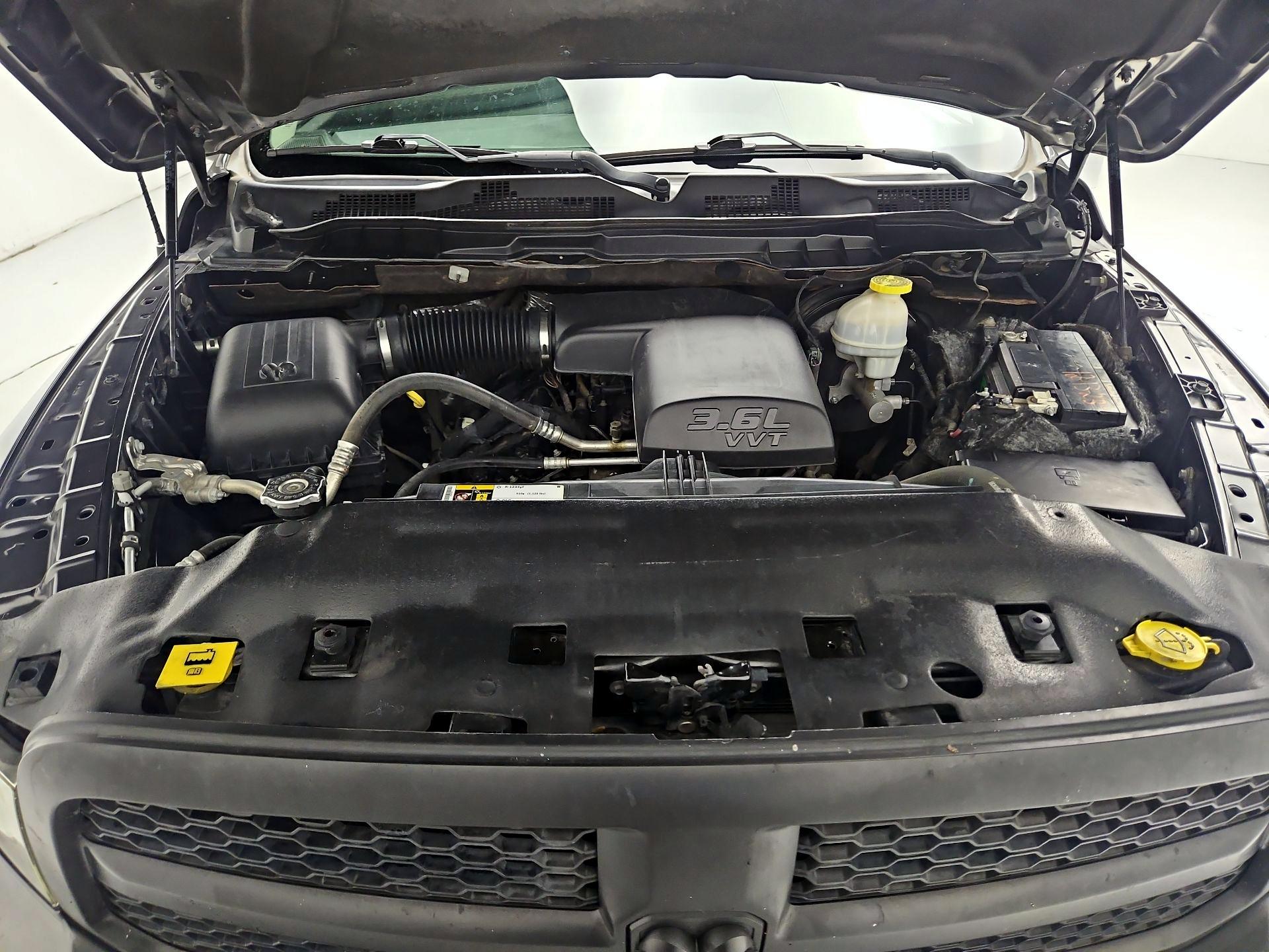 Thumbnail: 2019 RAM 1500 Classic - 19
