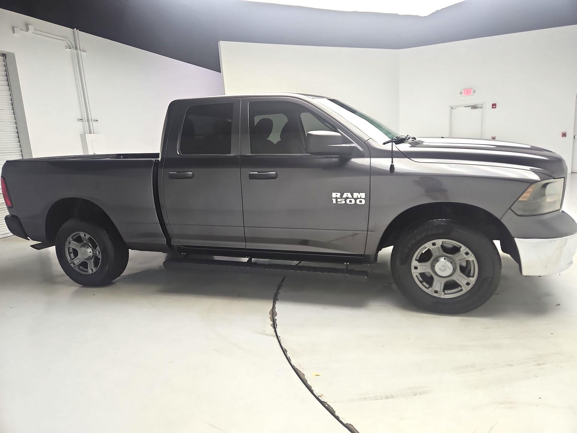 Thumbnail: 2019 RAM 1500 Classic - 4