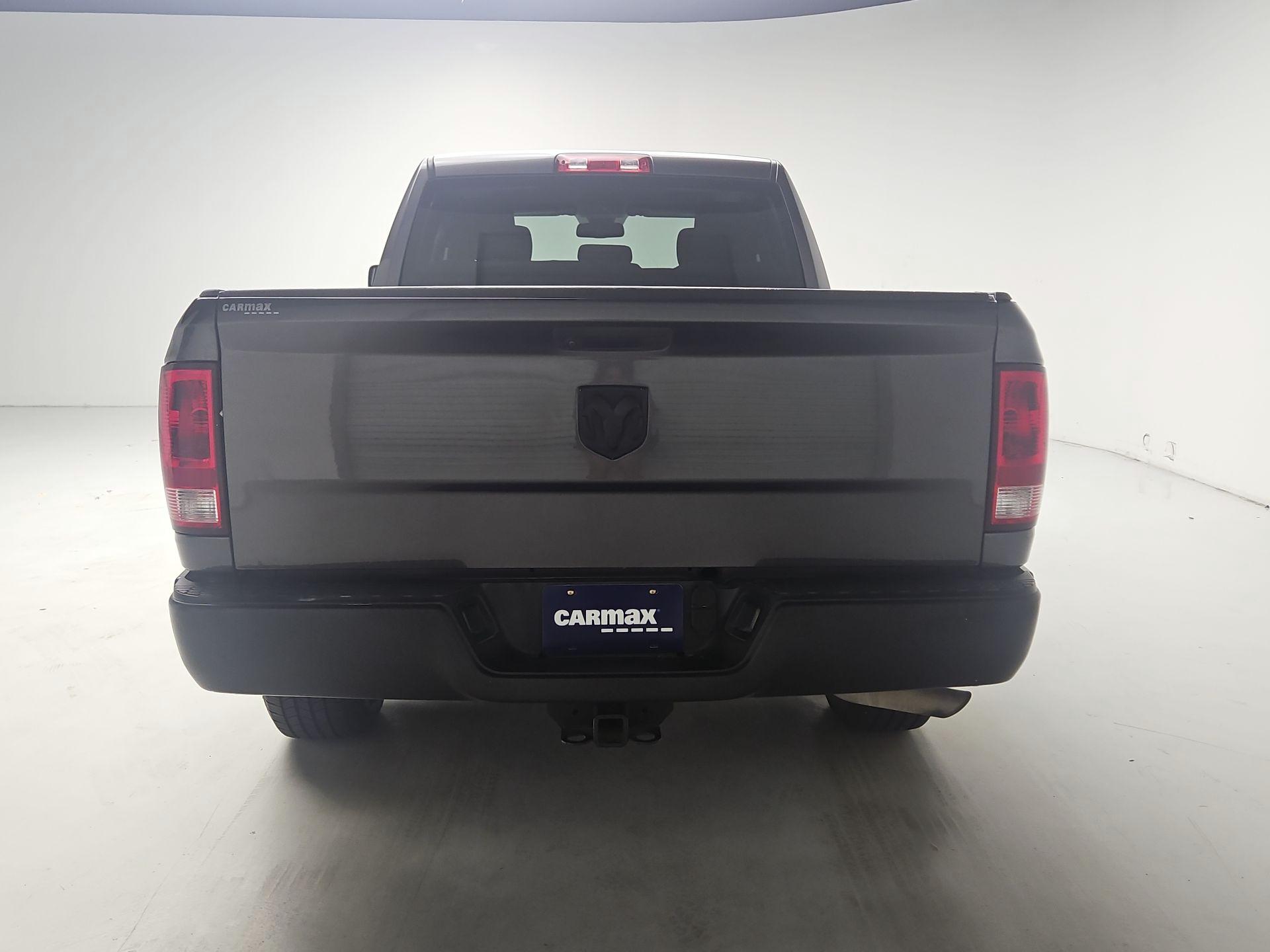 Thumbnail: 2019 RAM 1500 Classic - 6