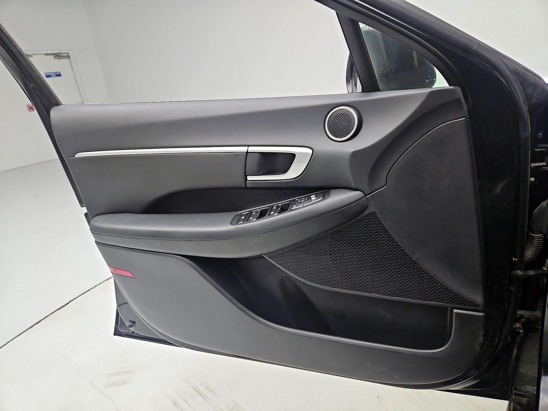 Thumbnail: 2020 Hyundai Sonata - 10