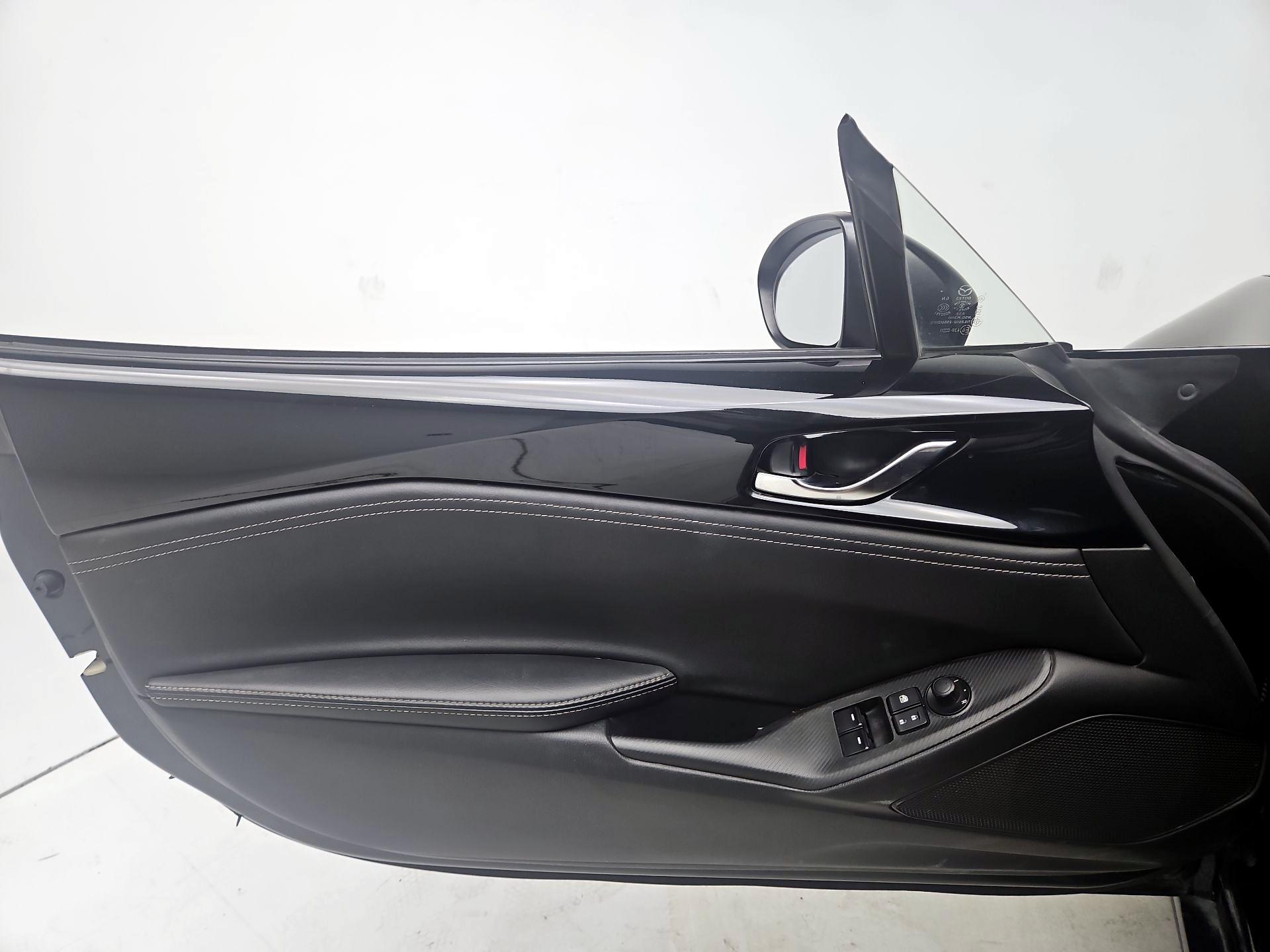 Thumbnail: 2020 Mazda MX-5 Miata - 12