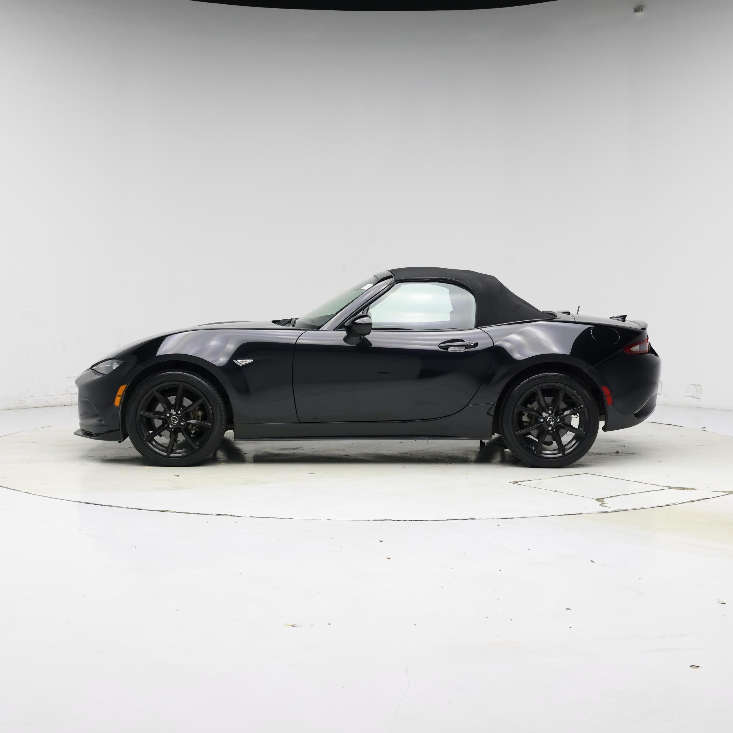 Thumbnail: 2020 Mazda MX-5 Miata - 3