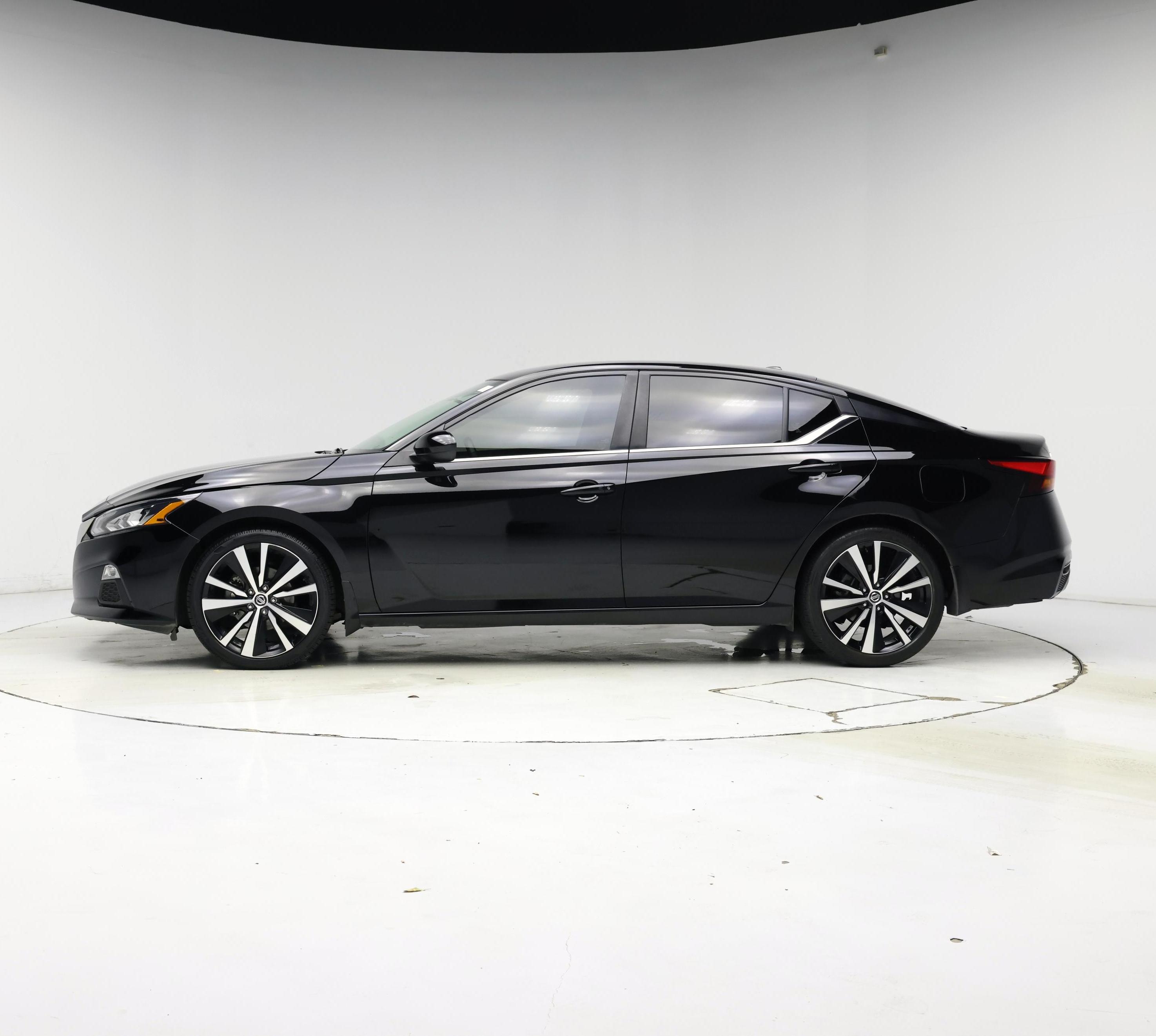 Thumbnail: 2022 Nissan Altima - 3