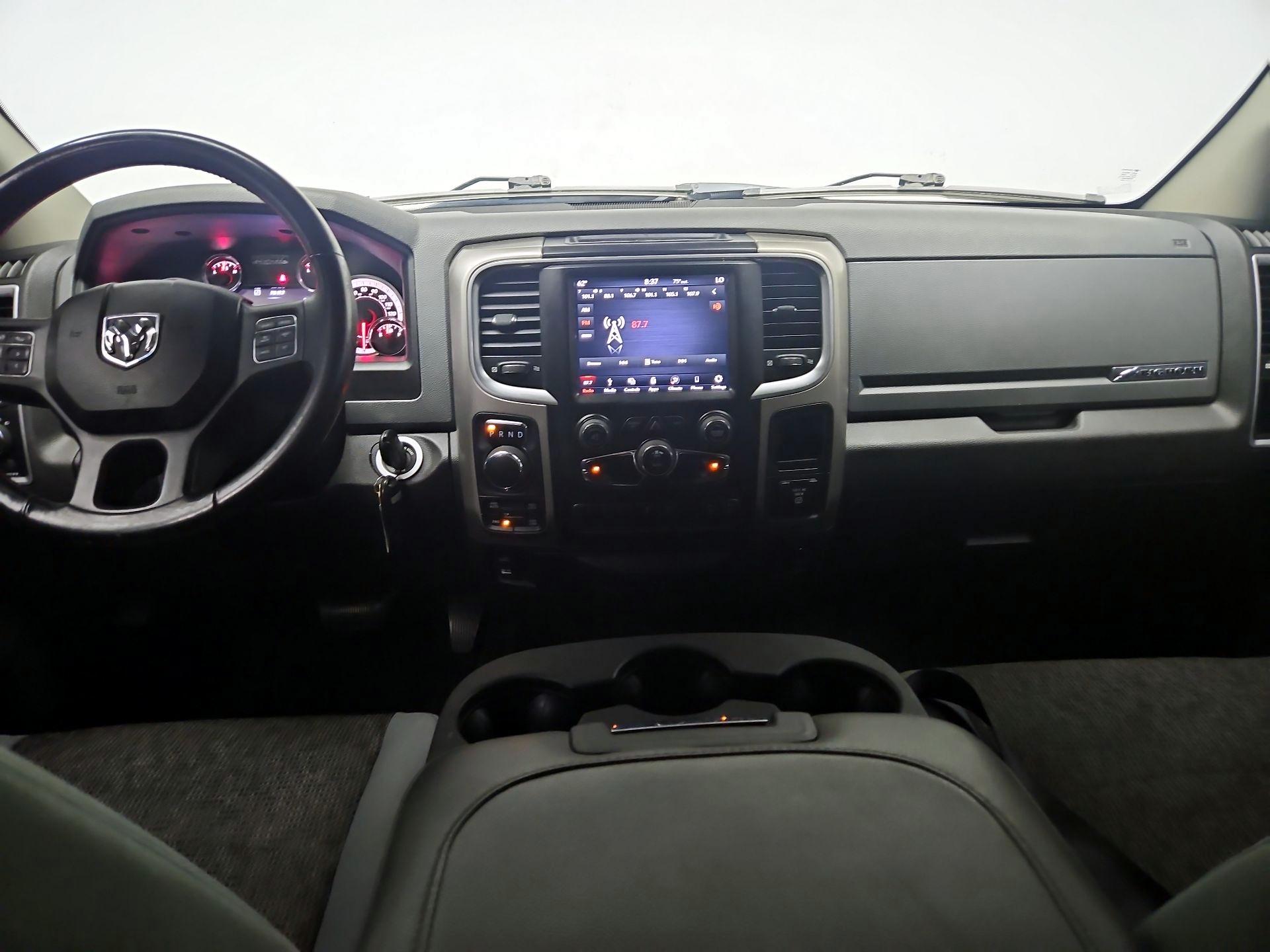 Thumbnail: 2019 RAM 1500 Classic - 9