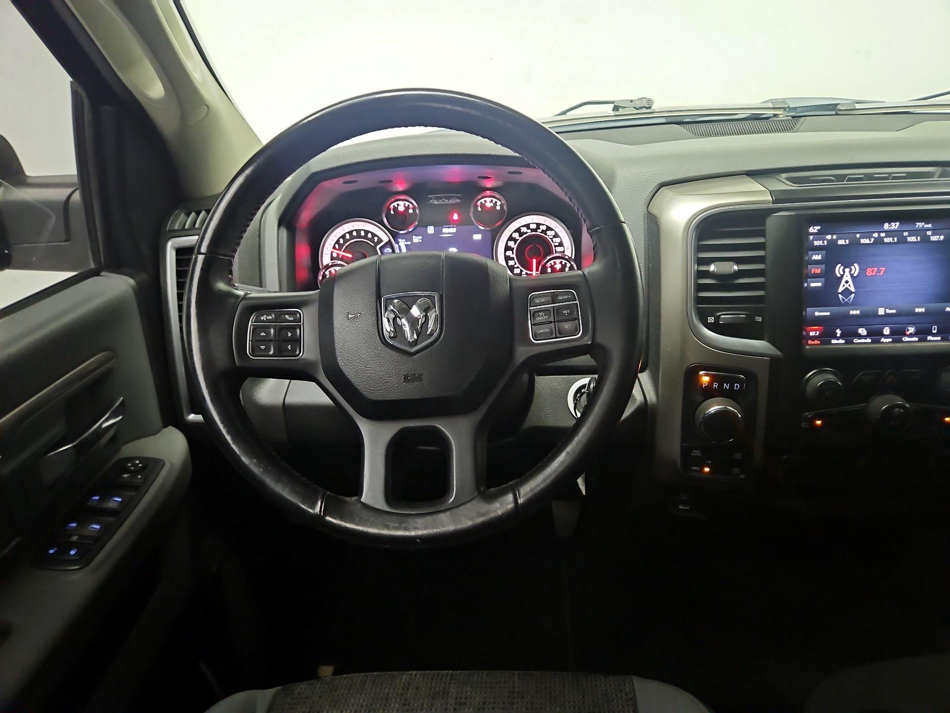 Thumbnail: 2019 RAM 1500 Classic - 10