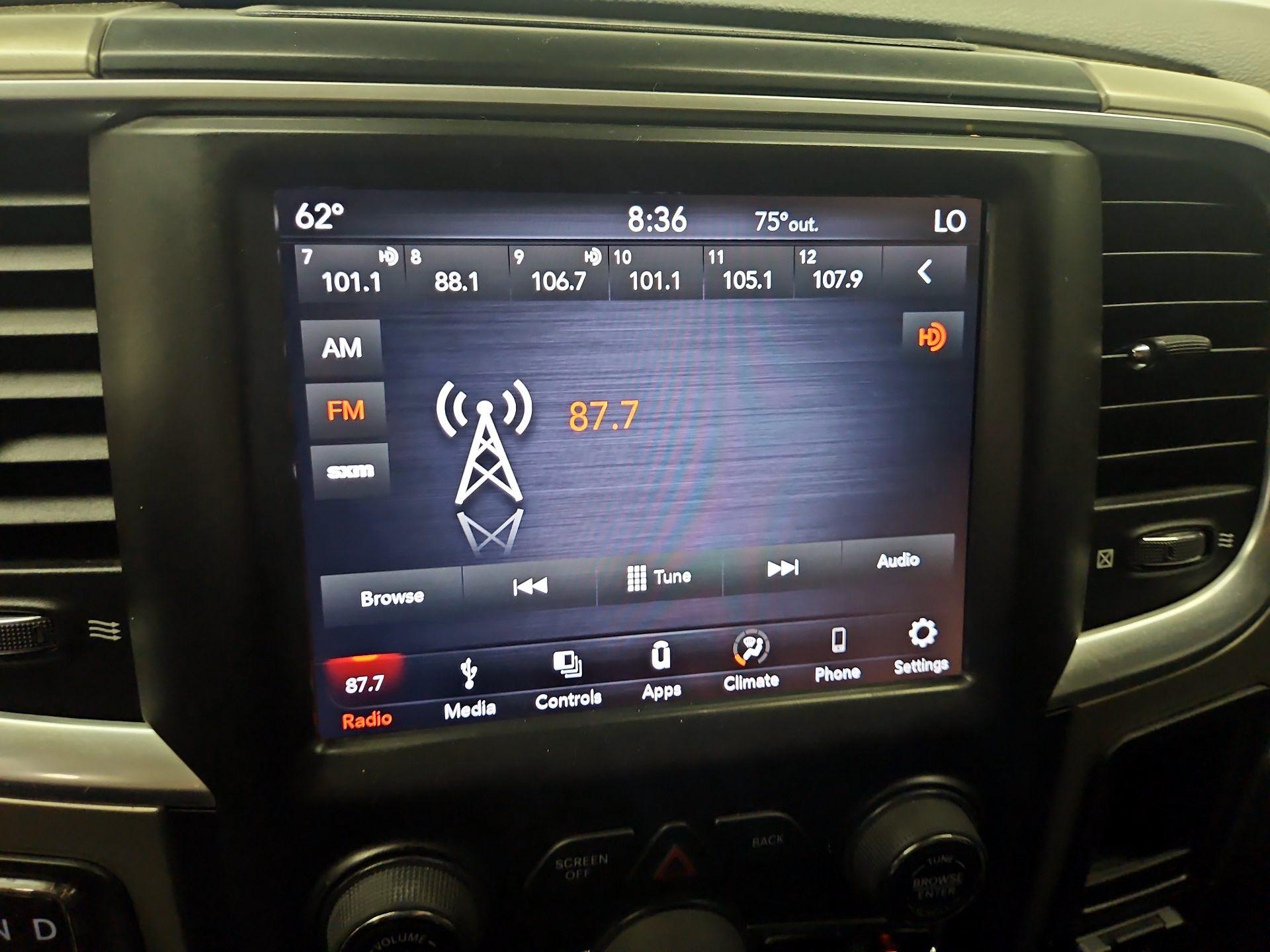 Thumbnail: 2019 RAM 1500 Classic - 15