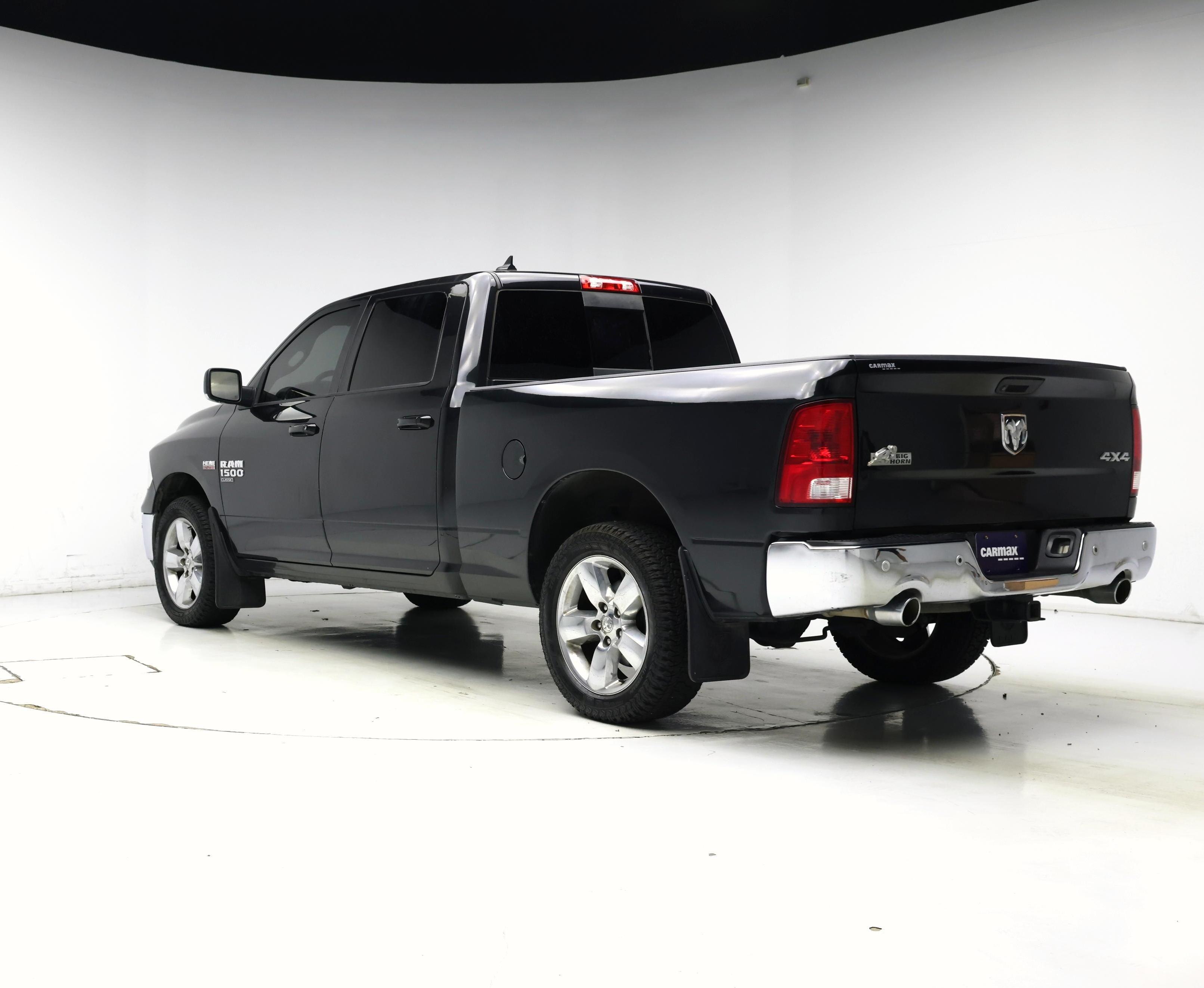 Thumbnail: 2019 RAM 1500 Classic - 2