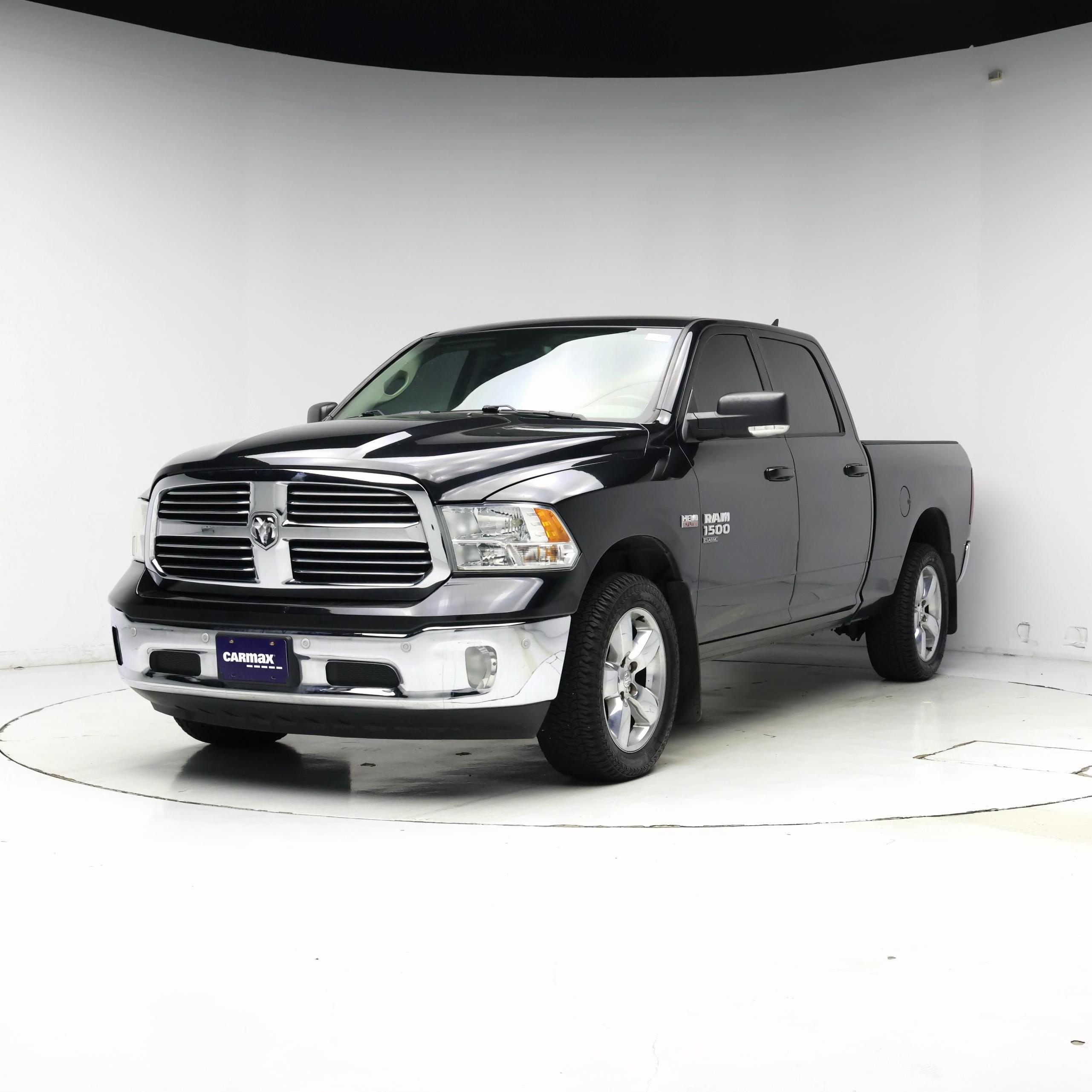 Thumbnail: 2019 RAM 1500 Classic - 4
