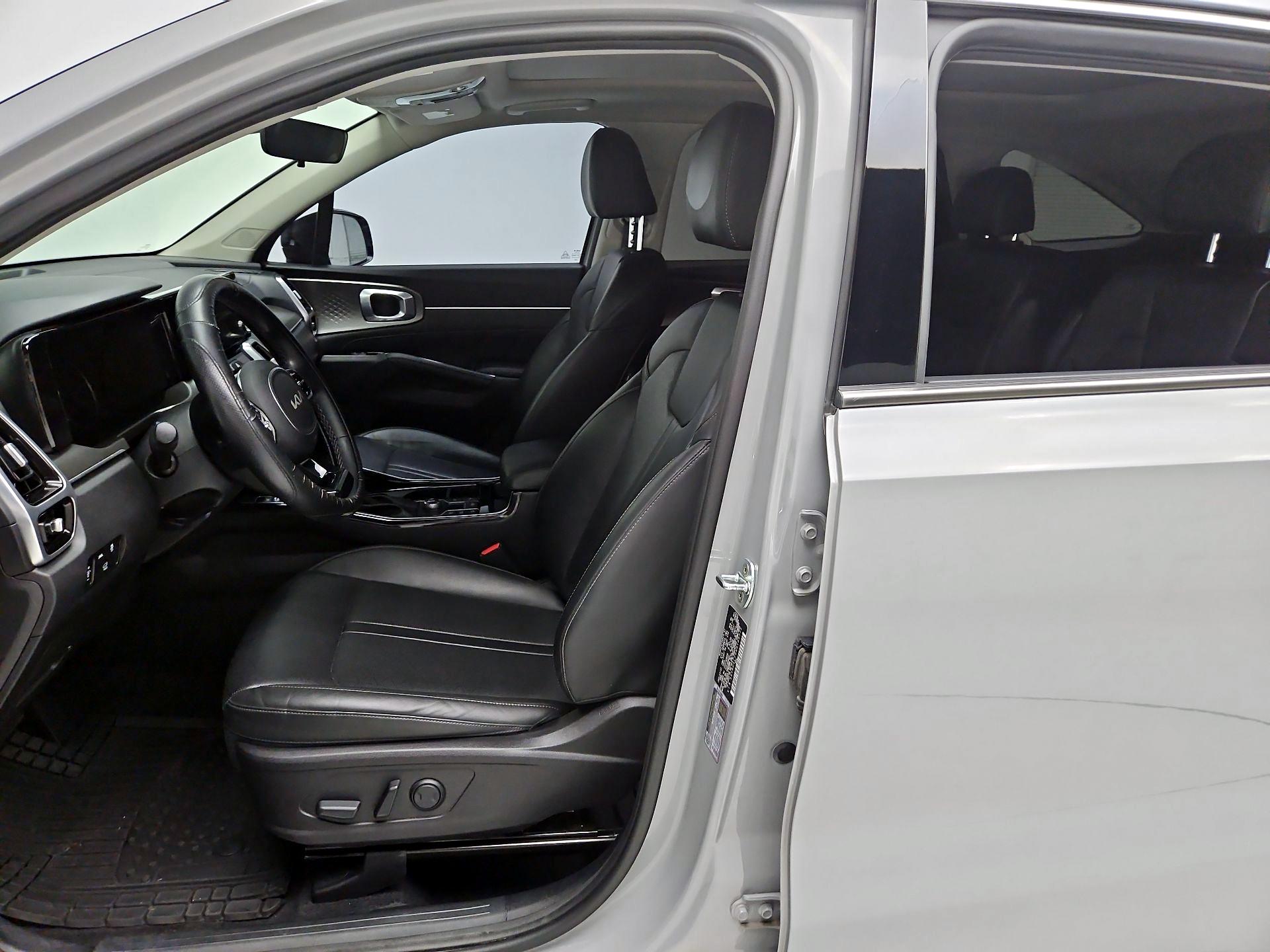 Thumbnail: 2022 Kia Sorento - 11