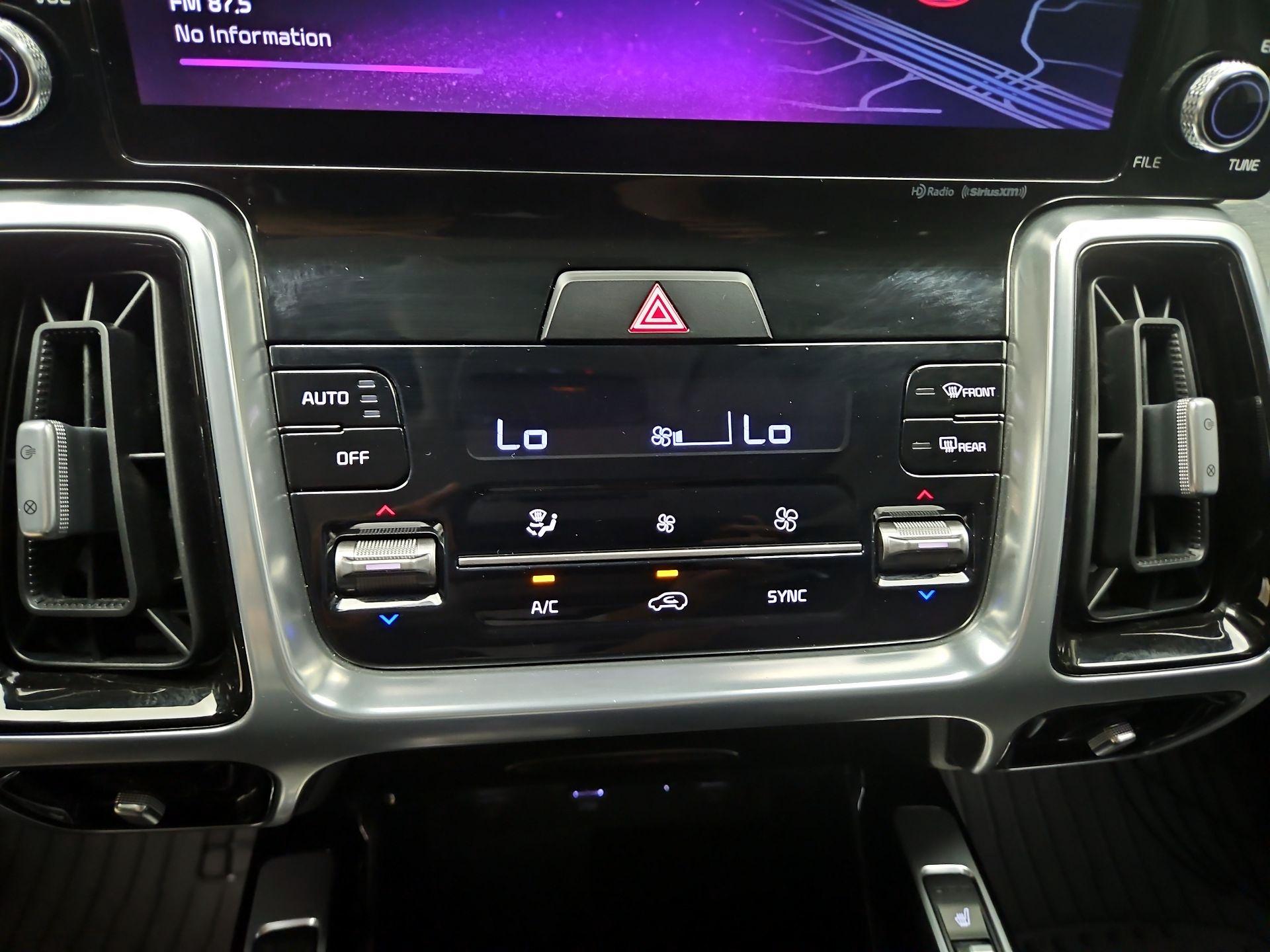 Thumbnail: 2022 Kia Sorento - 17